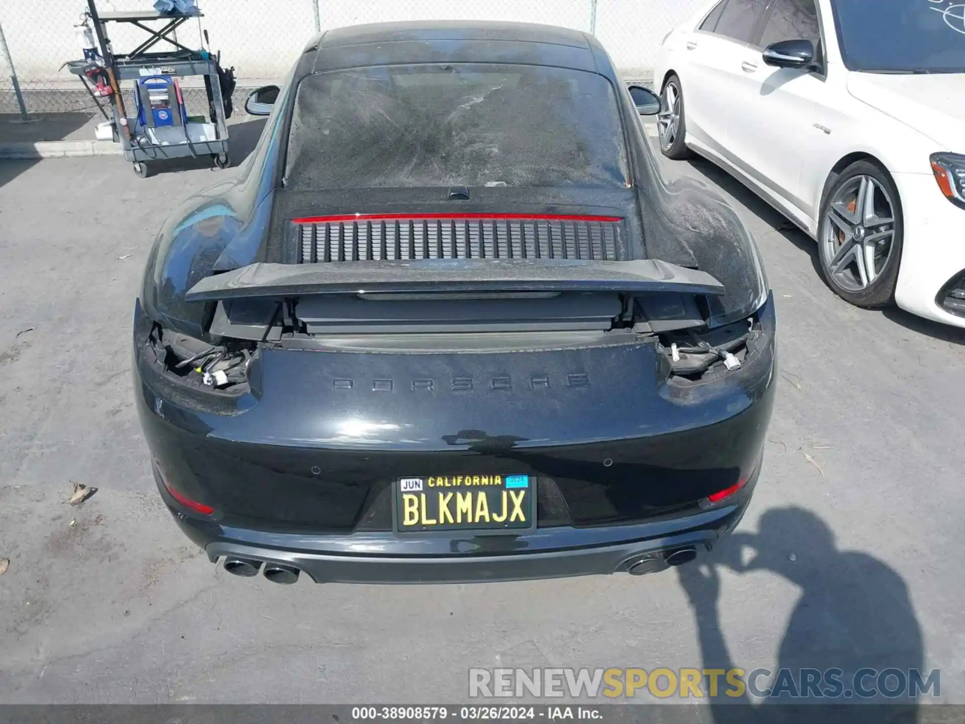 17 Photograph of a damaged car WP0AA2A93KS104306 PORSCHE 911 2019