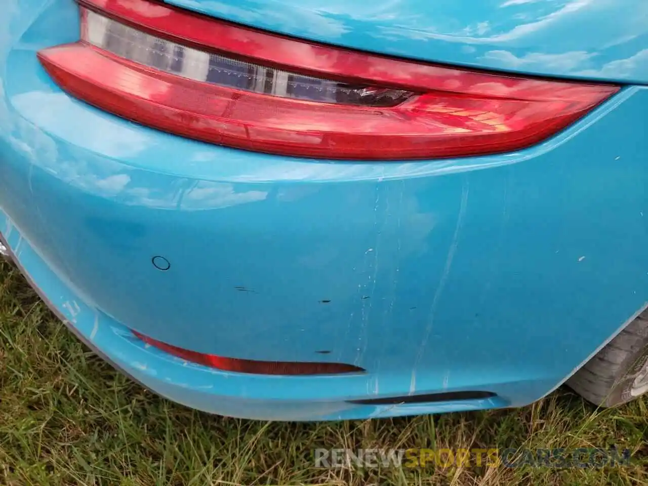 10 Photograph of a damaged car WP0CB2A9XKS136434 PORSCHE 911 2019