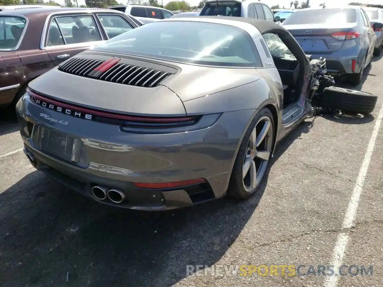 4 Photograph of a damaged car WP0BB2A93MS235353 PORSCHE 911 2021