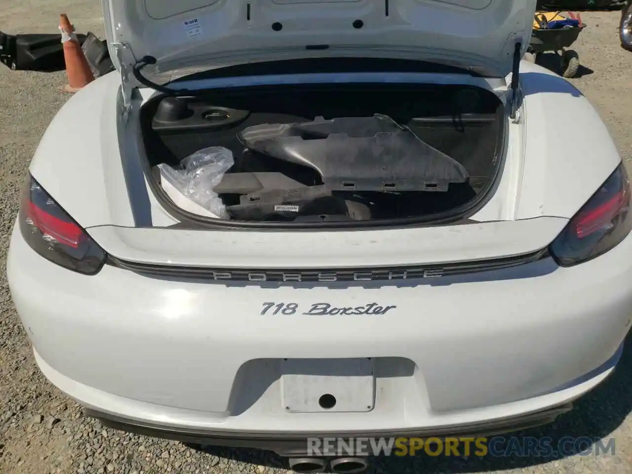 6 Photograph of a damaged car WP0CA2A84KS210540 PORSCHE BOXSTER 2019