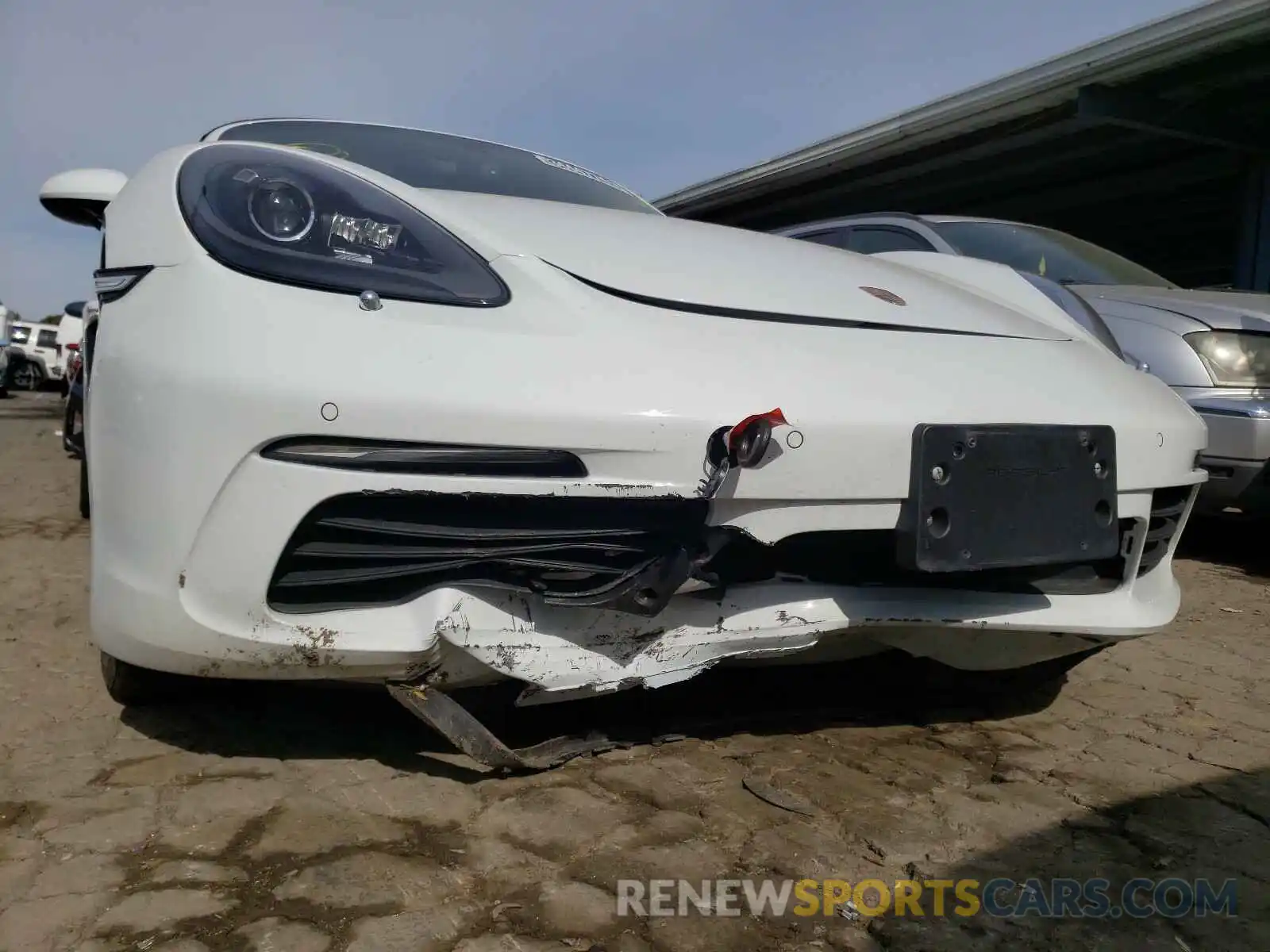 9 Photograph of a damaged car WP0CA2A88KS210251 PORSCHE BOXSTER 2019