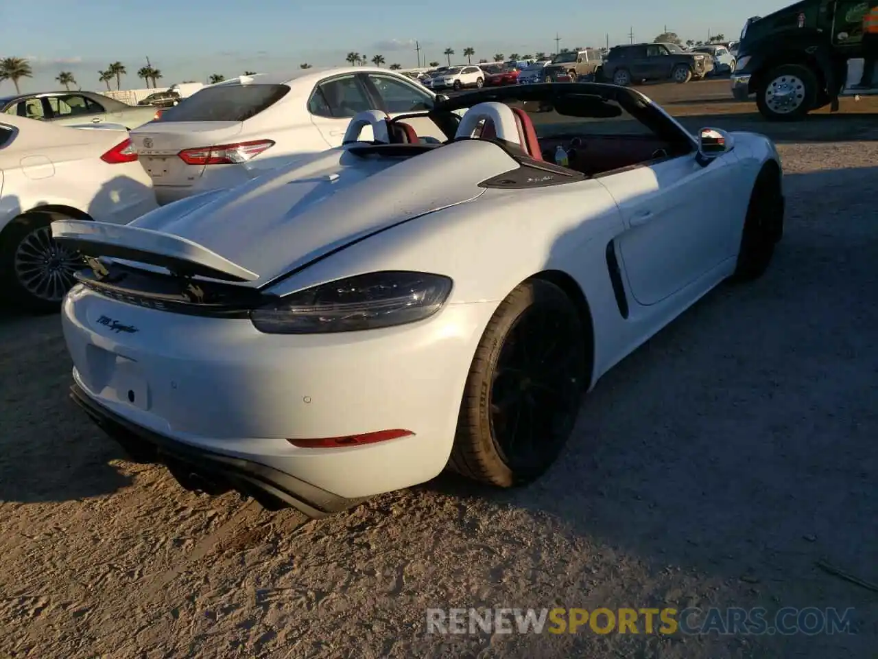 4 Photograph of a damaged car WP0CC2A8XMS240820 PORSCHE BOXSTER 2021