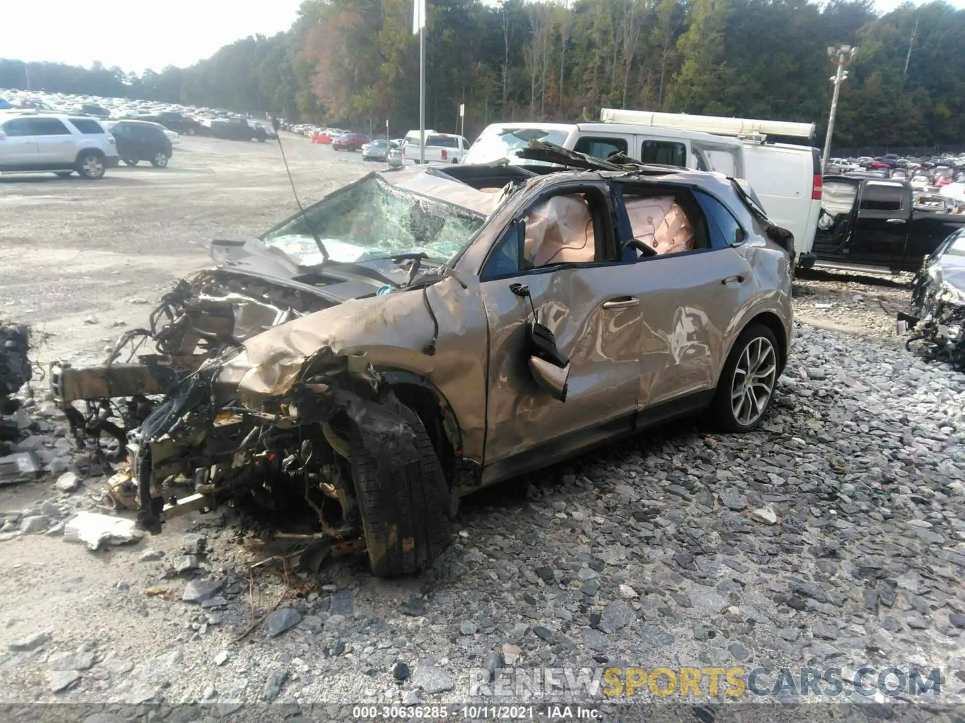 2 Photograph of a damaged car WP1AA2AY1KDA17305 PORSCHE CAYENNE 2019