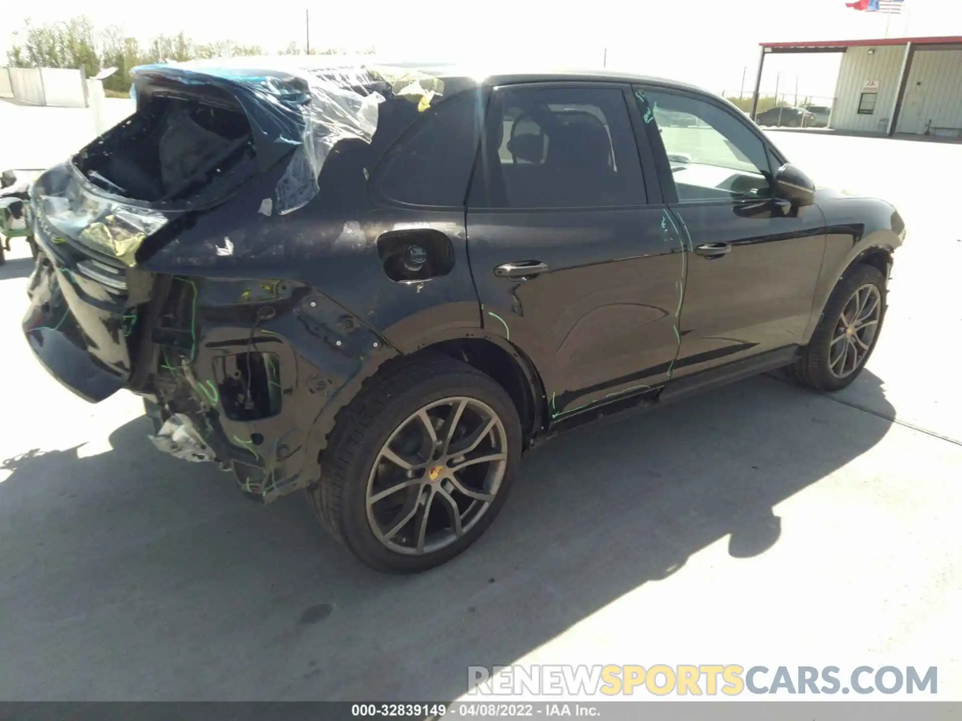 4 Photograph of a damaged car WP1AA2AY2KDA04238 PORSCHE CAYENNE 2019