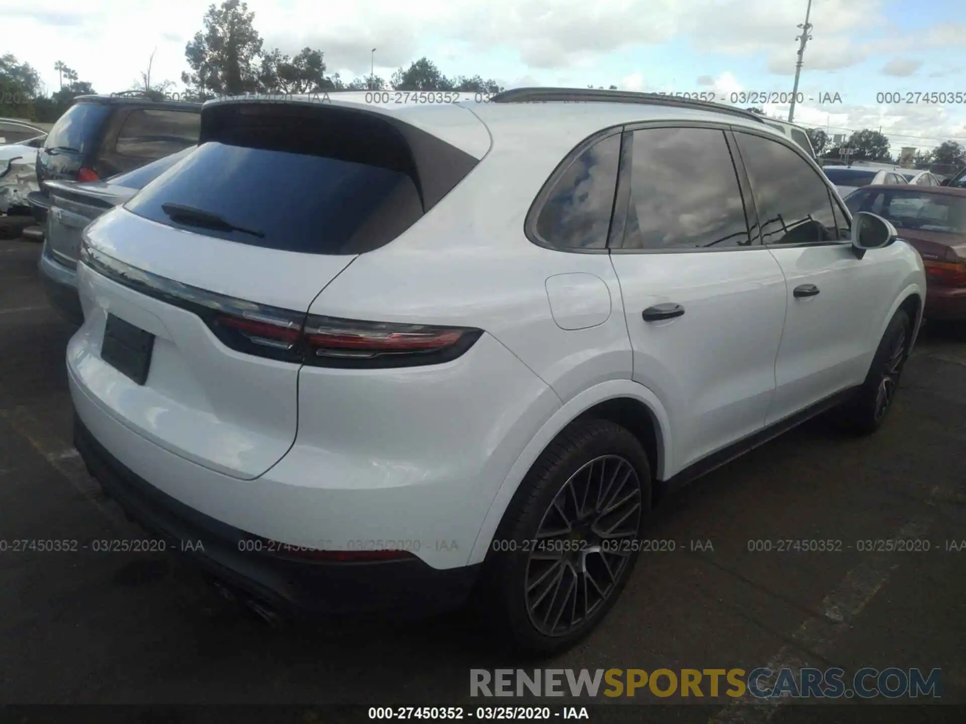 4 Photograph of a damaged car WP1AA2AY2KDA13635 PORSCHE CAYENNE 2019