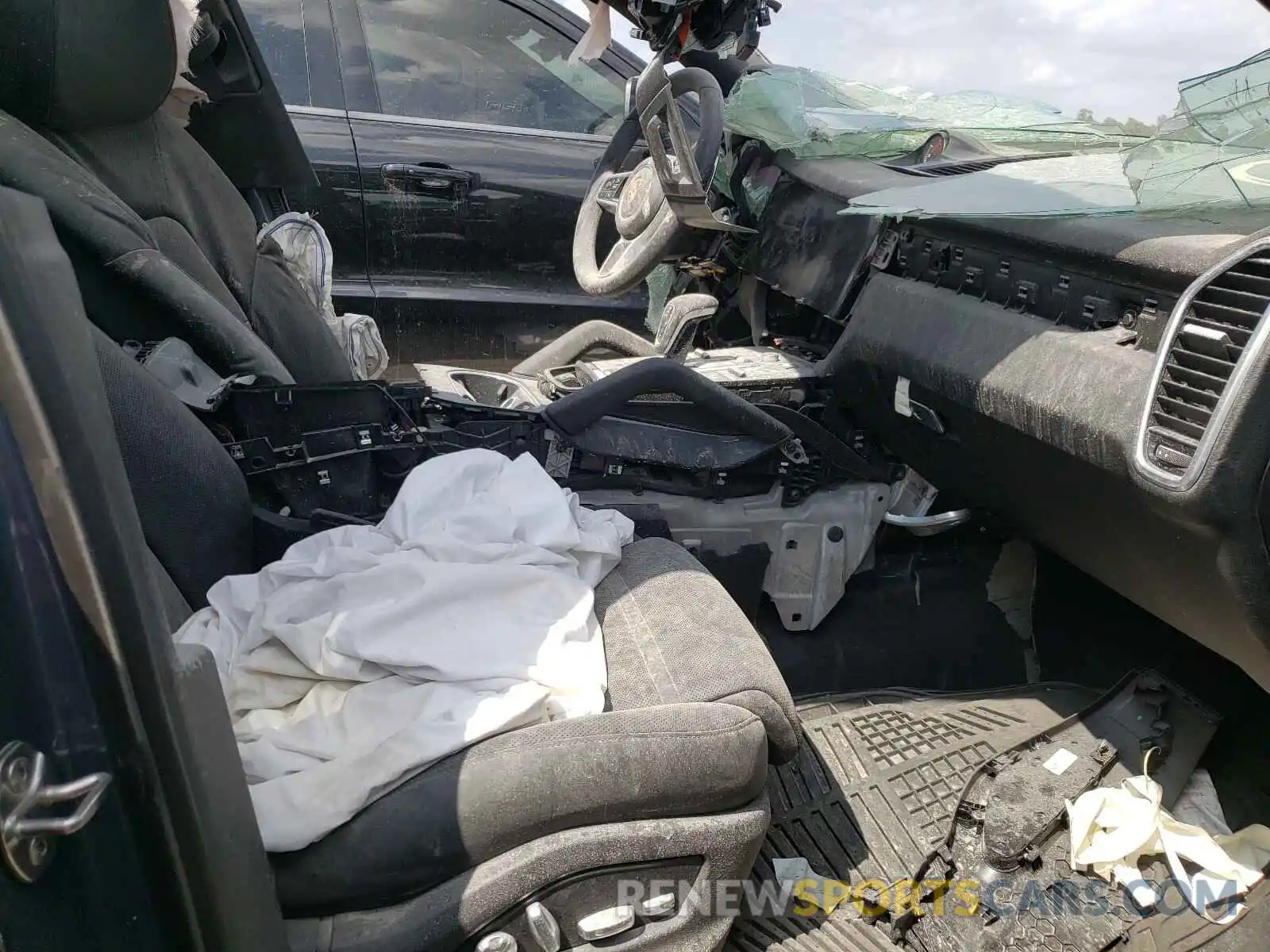 5 Photograph of a damaged car WP1AA2AY4KDA08159 PORSCHE CAYENNE 2019