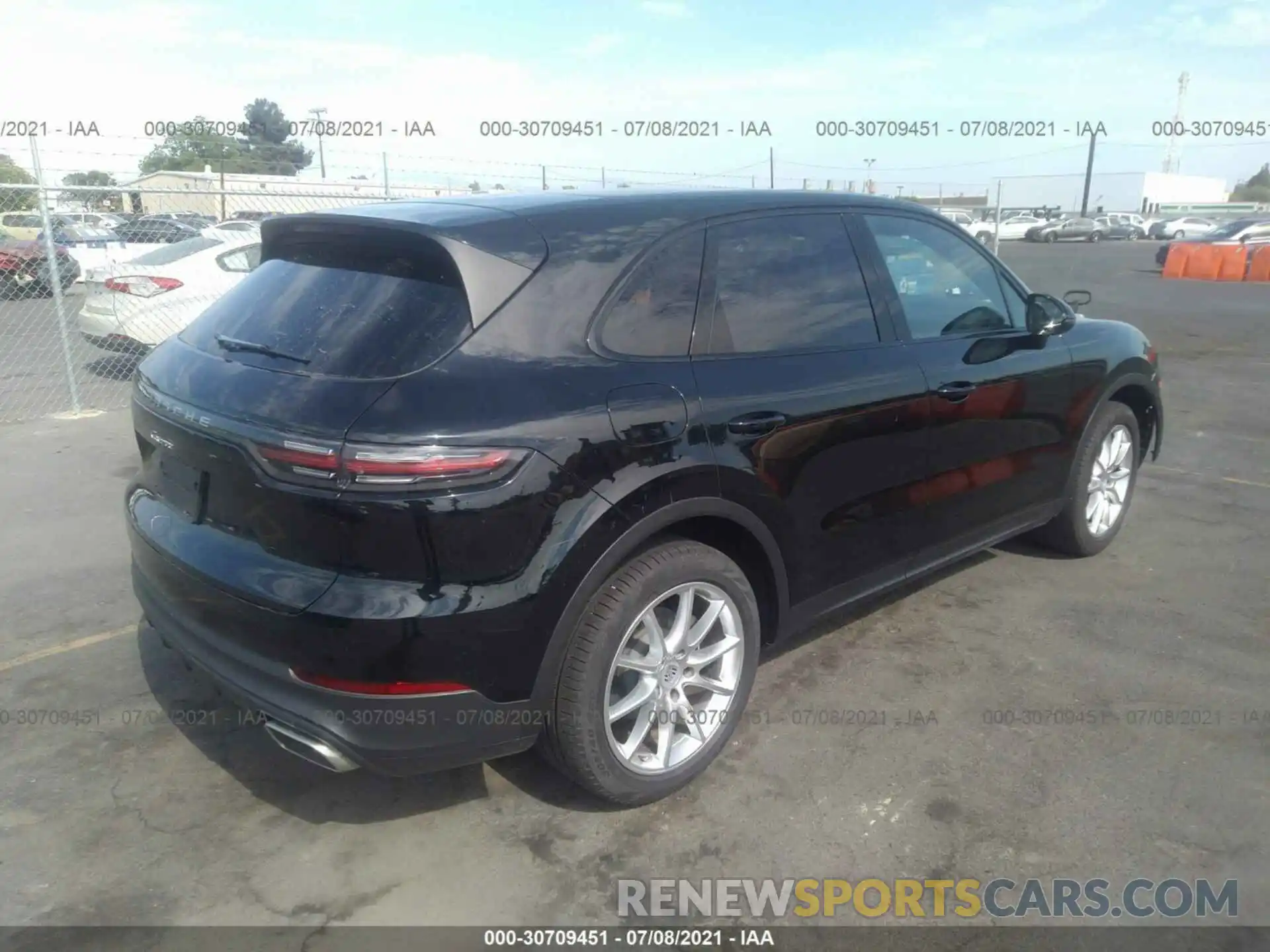 4 Photograph of a damaged car WP1AA2AY5KDA09157 PORSCHE CAYENNE 2019