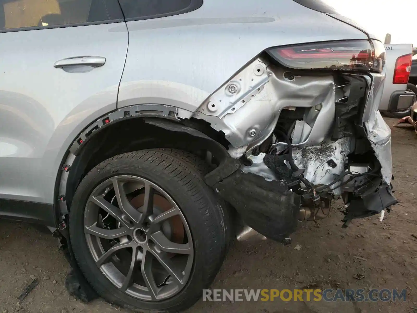 9 Photograph of a damaged car WP1AA2AY5KDA12317 PORSCHE CAYENNE 2019