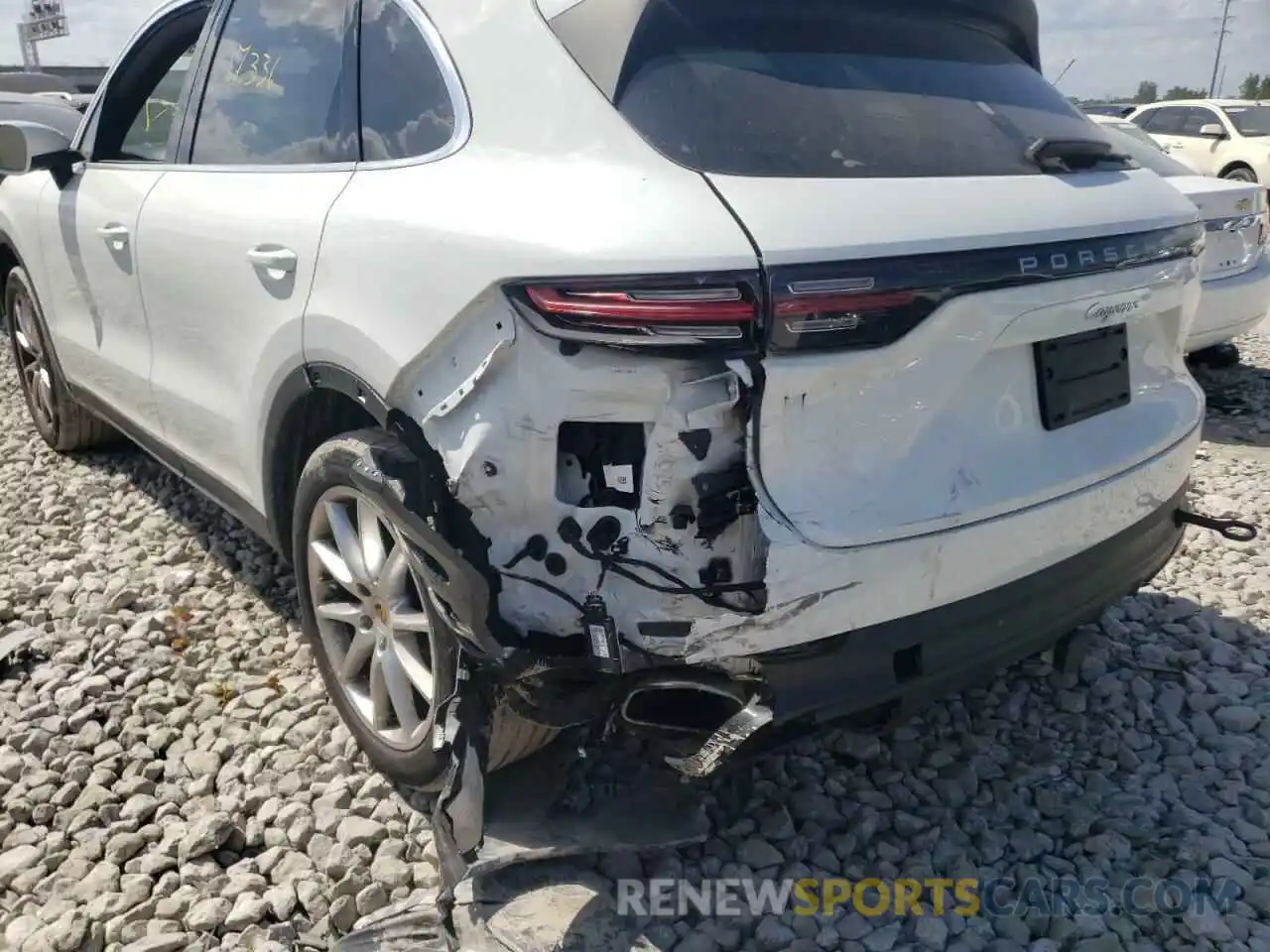 9 Photograph of a damaged car WP1AA2AY5KDA17081 PORSCHE CAYENNE 2019