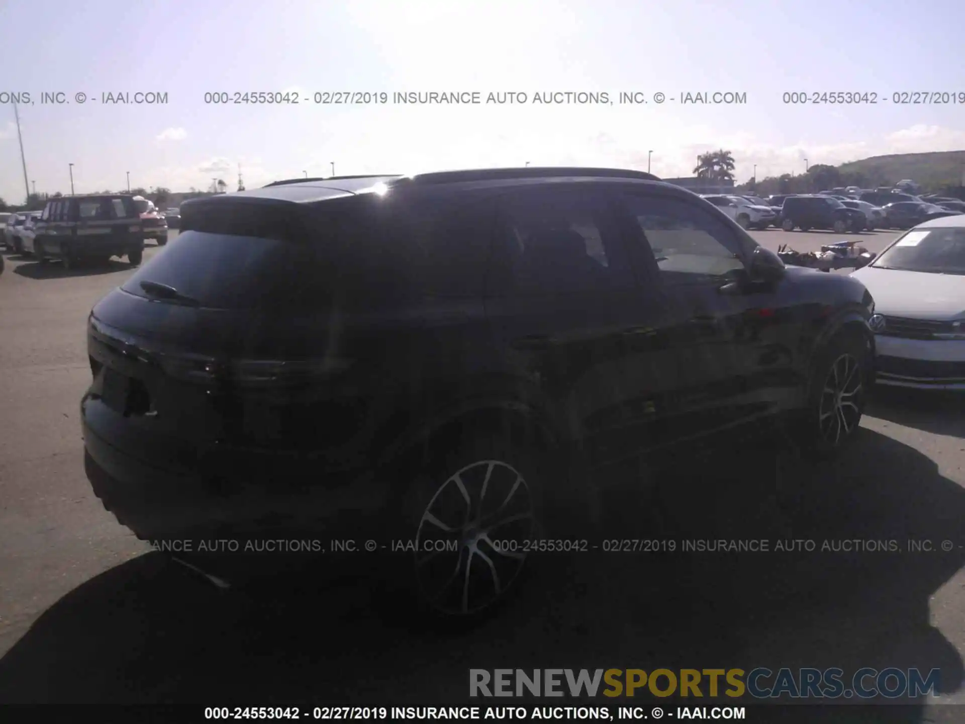 4 Photograph of a damaged car WP1AA2AY6KDA06719 PORSCHE CAYENNE 2019