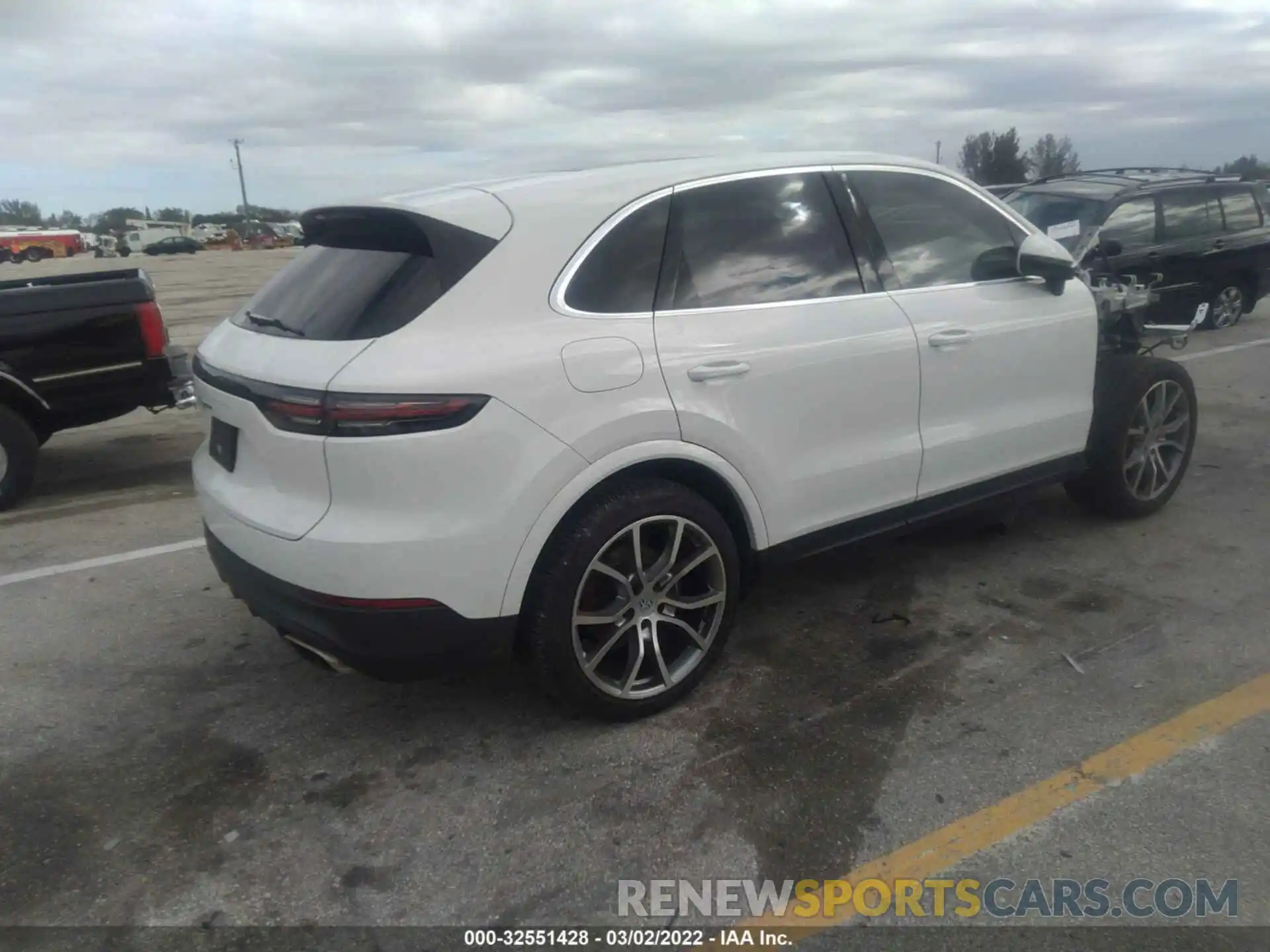 4 Photograph of a damaged car WP1AA2AY8KDA11758 PORSCHE CAYENNE 2019