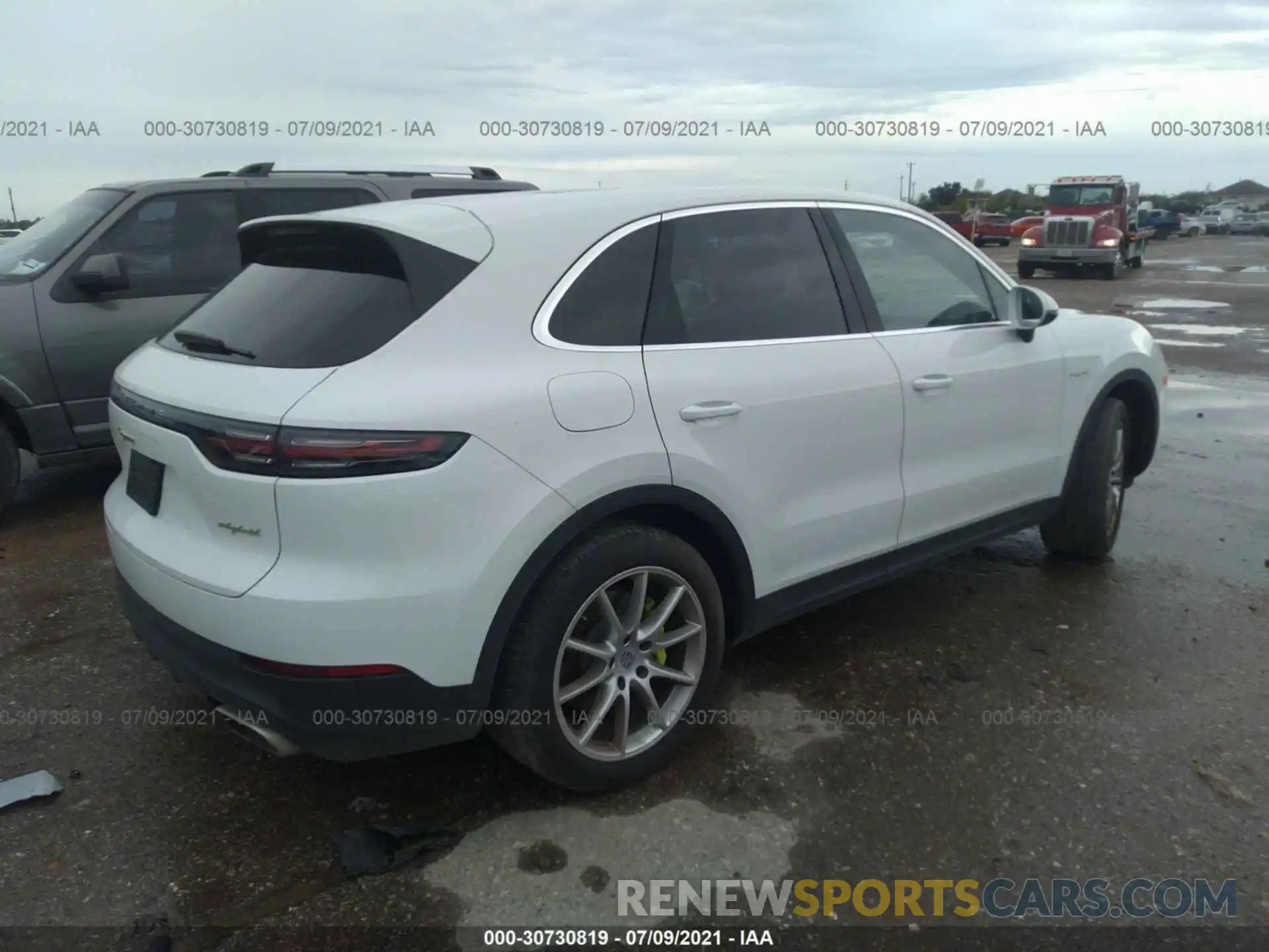 4 Photograph of a damaged car WP1AE2AY1KDA50857 PORSCHE CAYENNE 2019