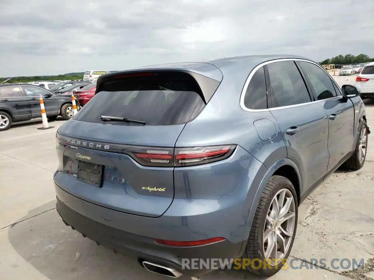 4 Photograph of a damaged car WP1AE2AY9KDA51299 PORSCHE CAYENNE 2019