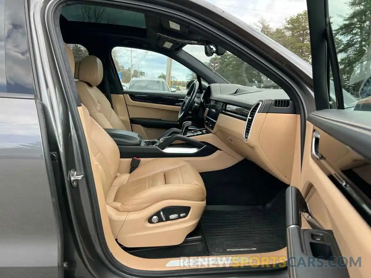 5 Photograph of a damaged car WP1AF2AY5KDA80277 PORSCHE CAYENNE 2019