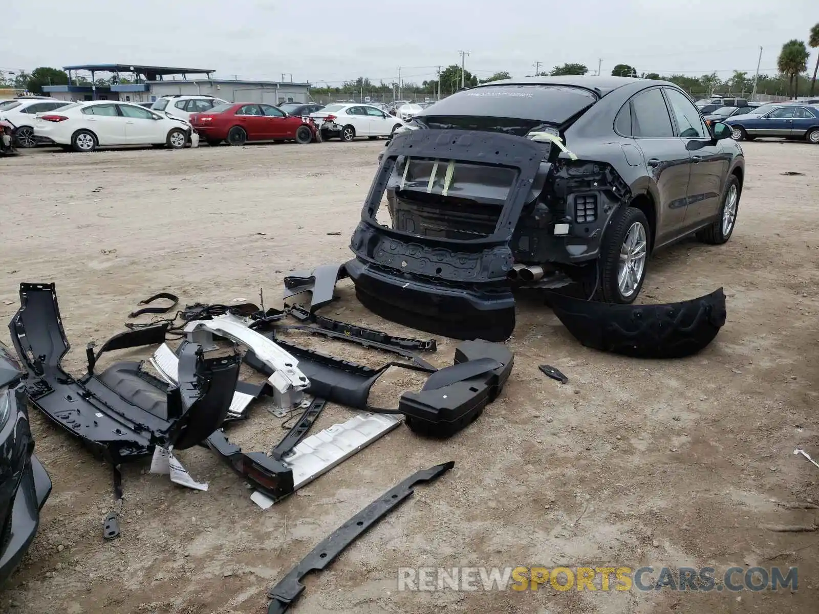 4 Photograph of a damaged car WP1BB2AY1LDA57662 PORSCHE CAYENNE 2020