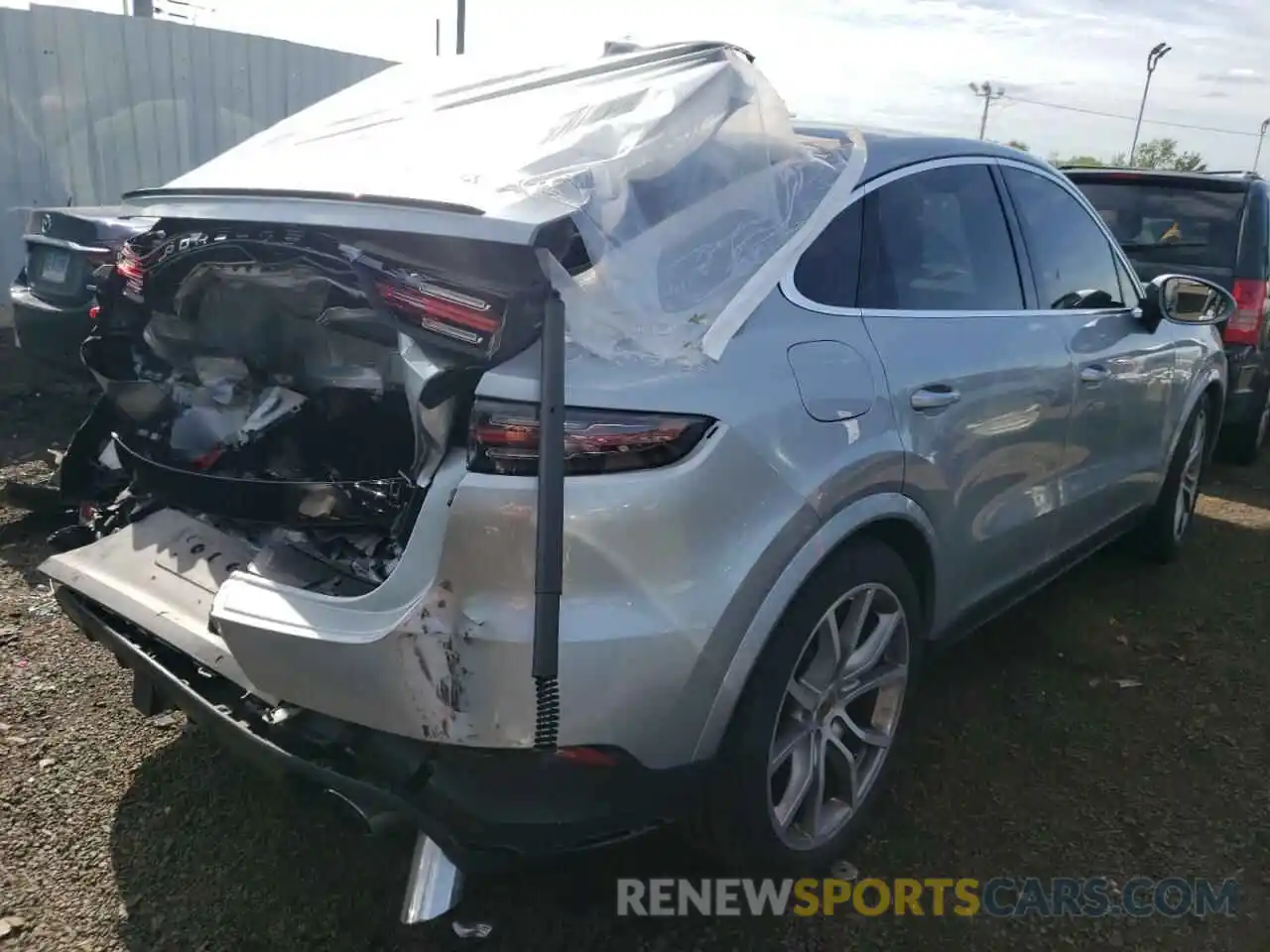 4 Photograph of a damaged car WP1BB2AY3LDA57405 PORSCHE CAYENNE 2020