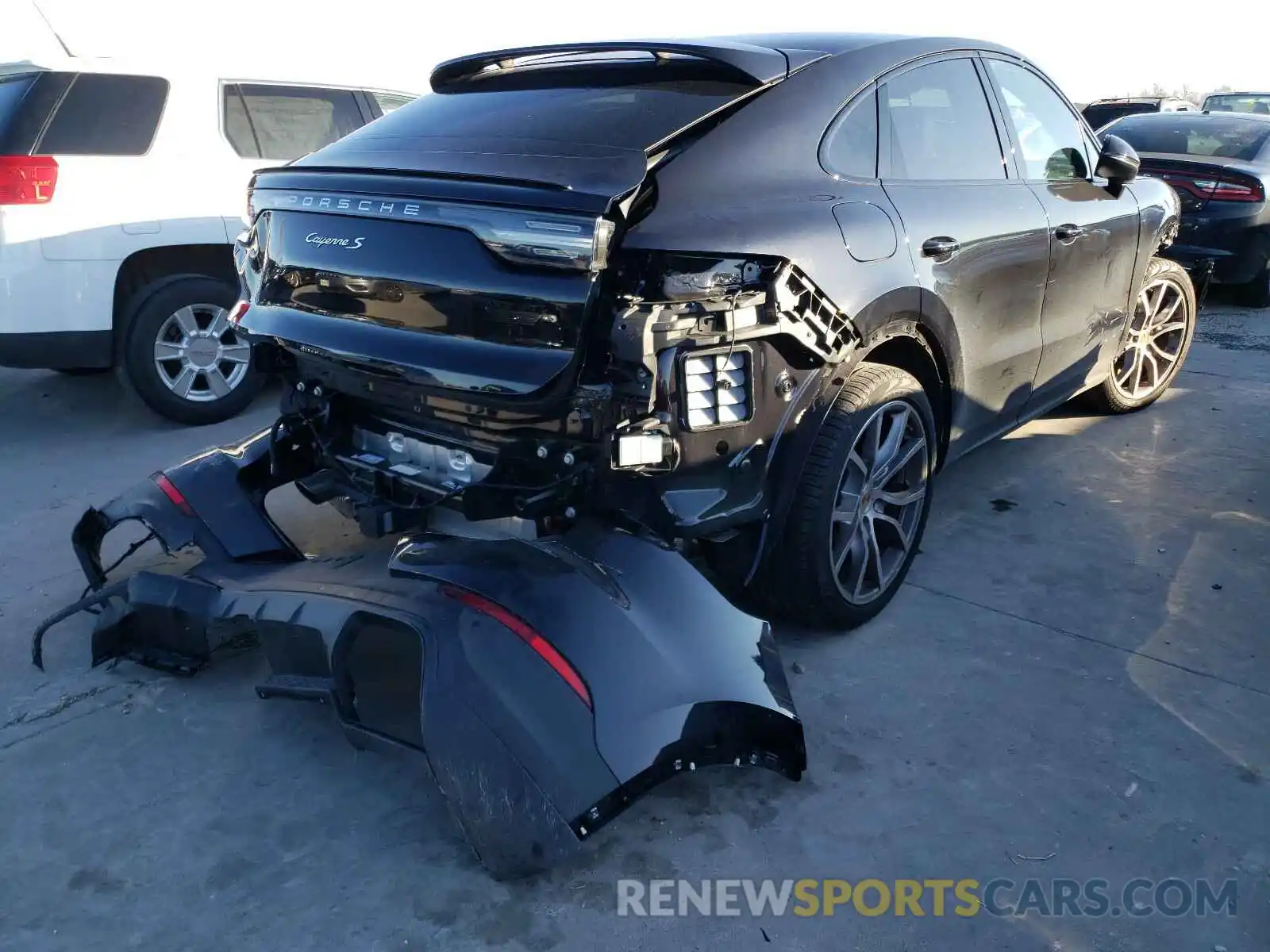 4 Photograph of a damaged car WP1BB2AY5LDA57504 PORSCHE CAYENNE 2020