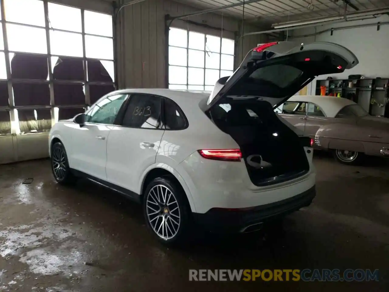 3 Фотография поврежденного автомобиля WP1AA2AY1MDA07330 PORSCHE CAYENNE 2021