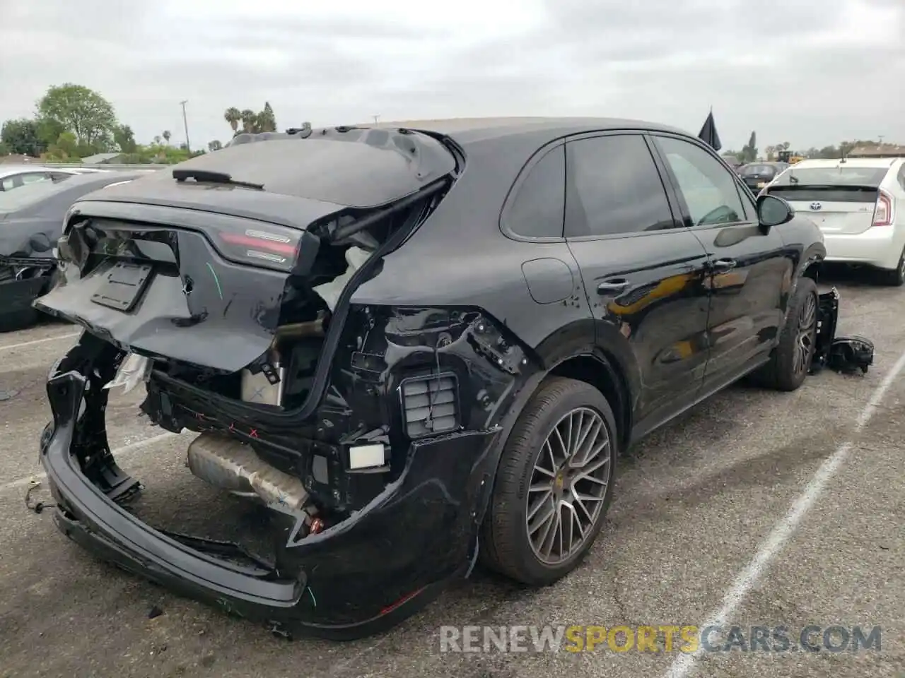 4 Photograph of a damaged car WP1AA2AY5MDA03636 PORSCHE CAYENNE 2021