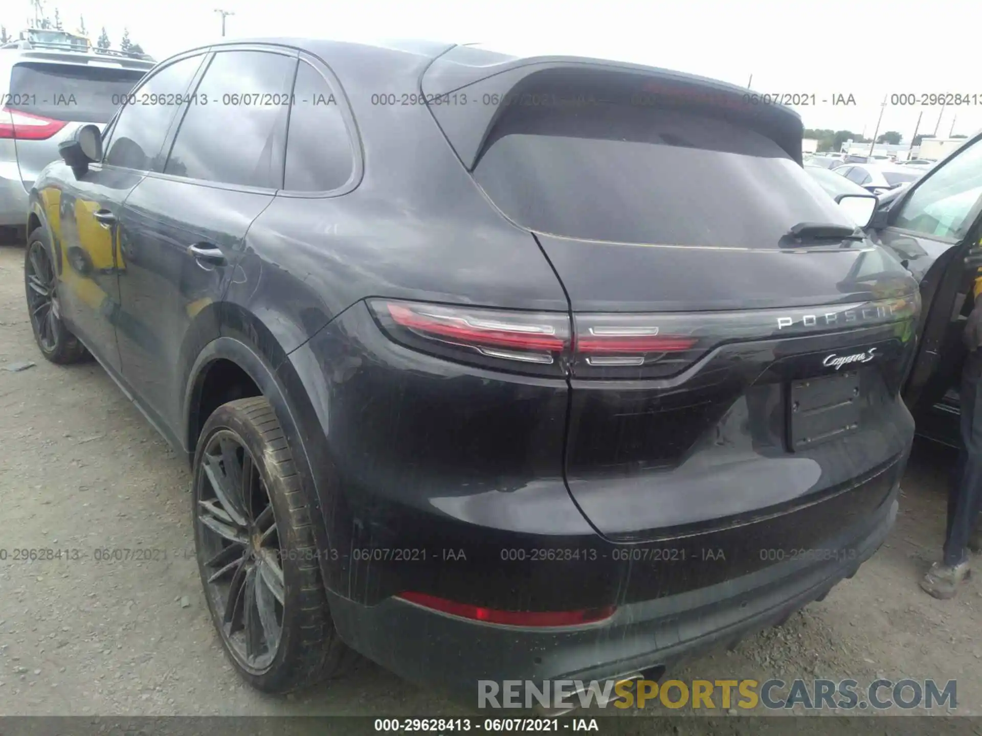 3 Фотография поврежденного автомобиля WP1AB2AY2MDA27552 PORSCHE CAYENNE 2021