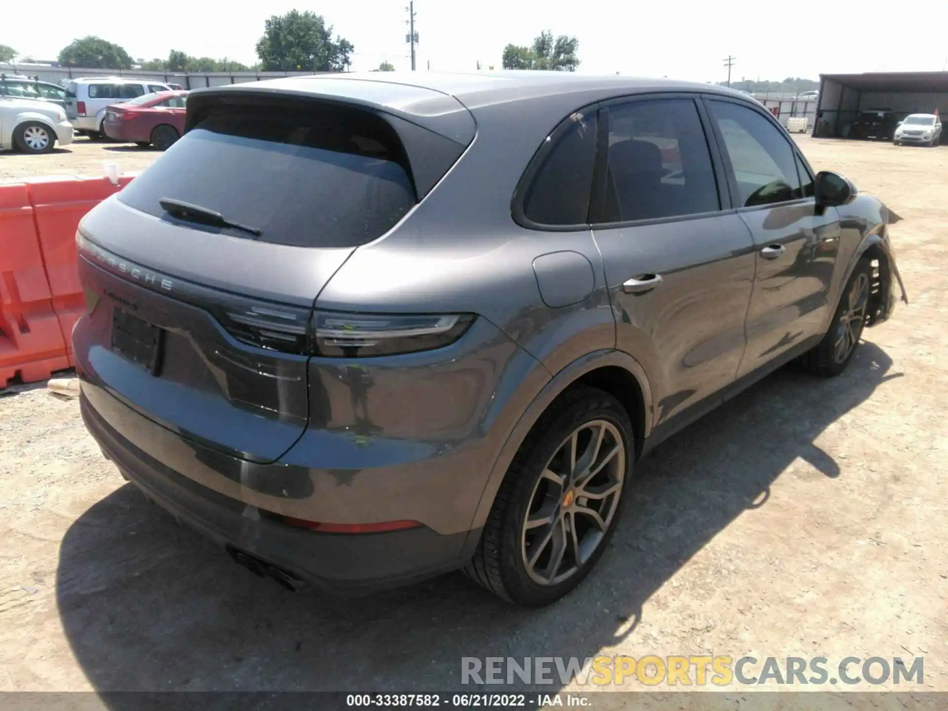 4 Photograph of a damaged car WP1AB2AYXMDA28075 PORSCHE CAYENNE 2021