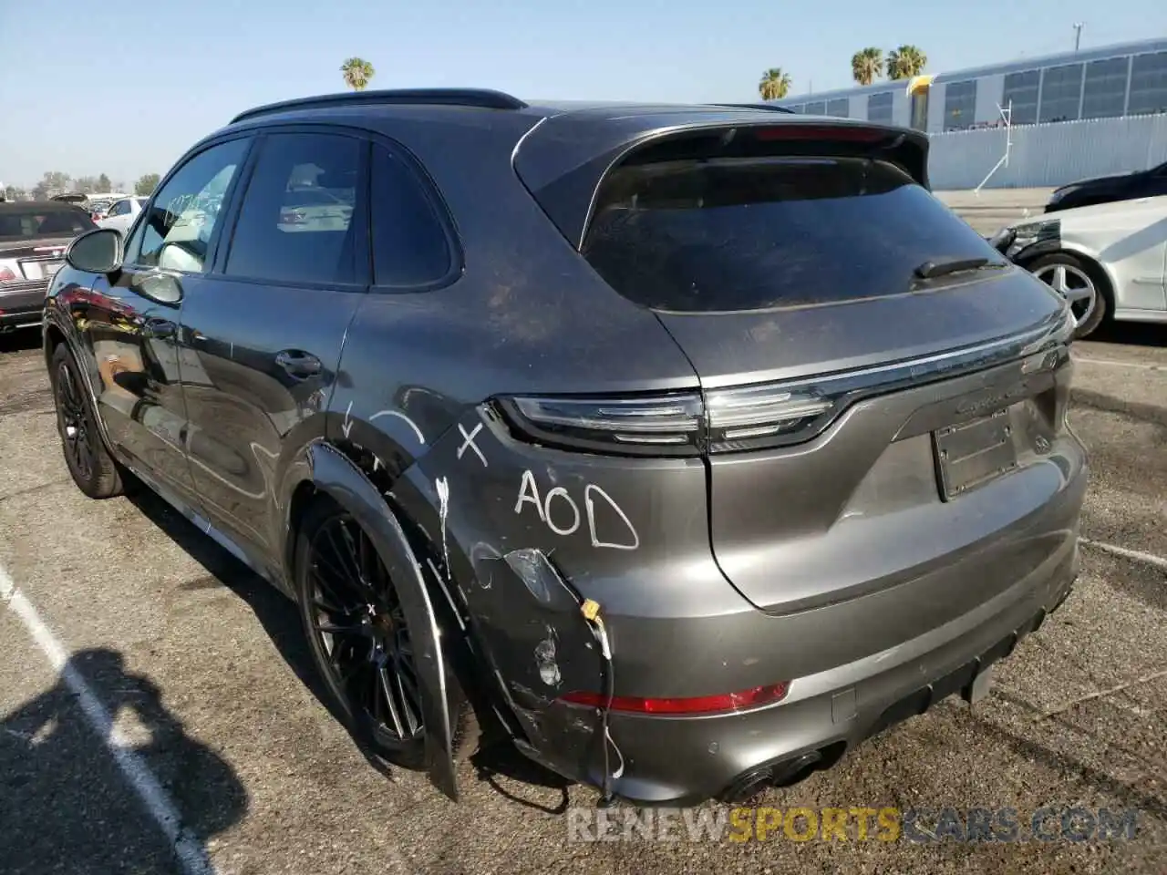 3 Фотография поврежденного автомобиля WP1AG2AY2MDA33885 PORSCHE CAYENNE 2021