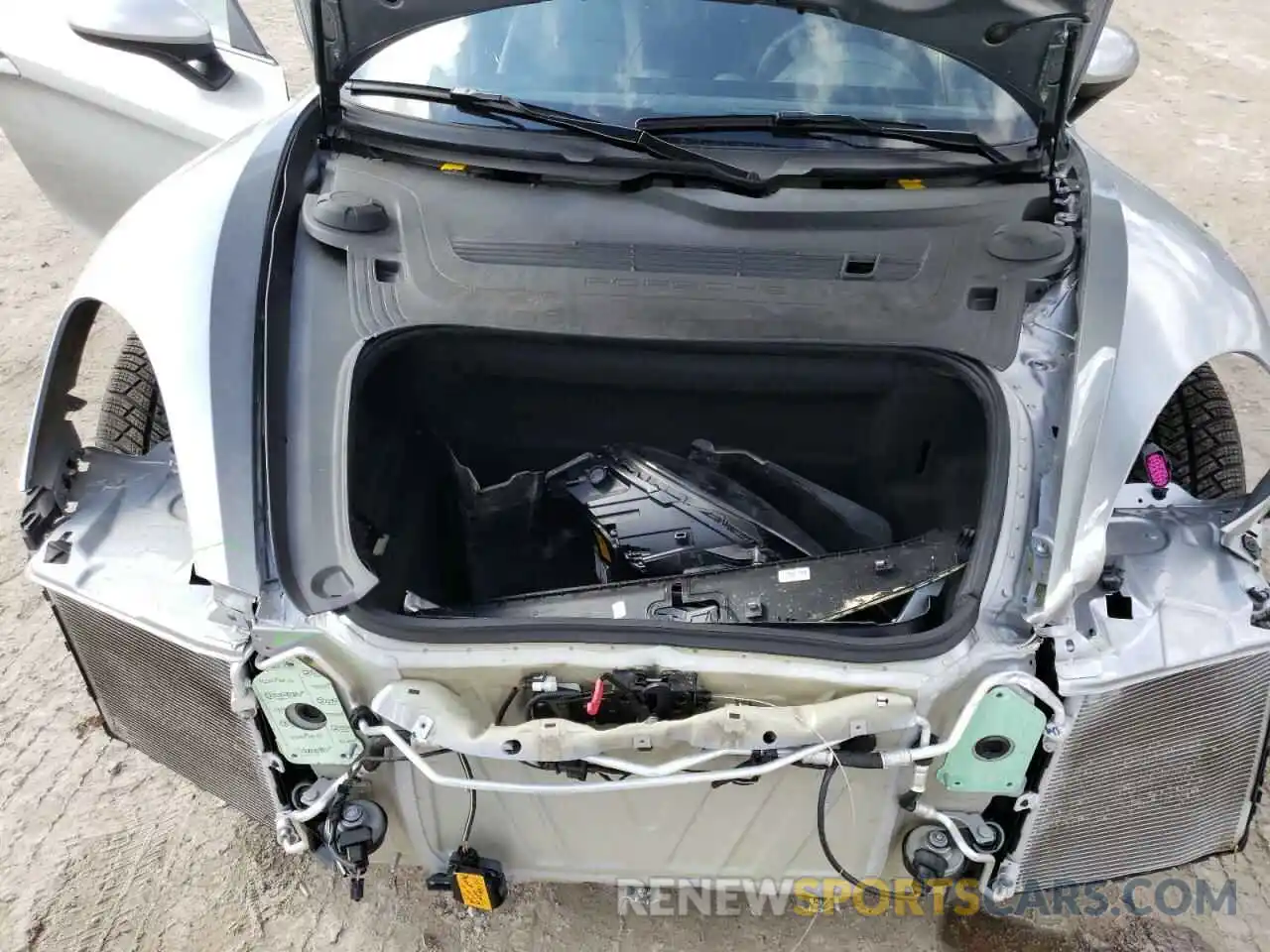 9 Photograph of a damaged car WP0AA2A83KS260434 PORSCHE CAYMAN 2019