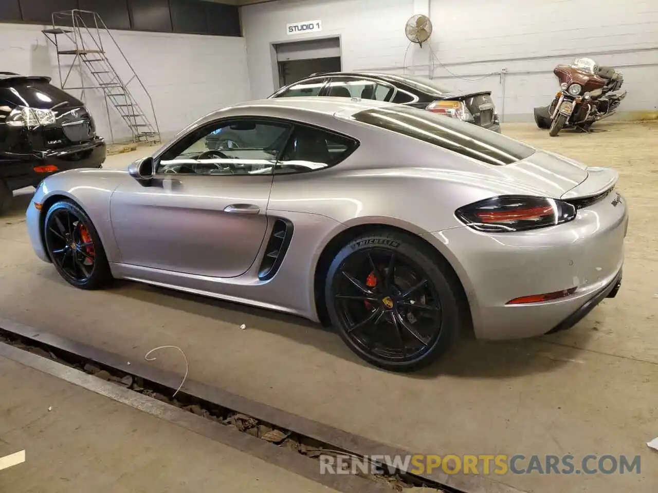 2 Photograph of a damaged car WP0AB2A80MS275201 PORSCHE CAYMAN 2021