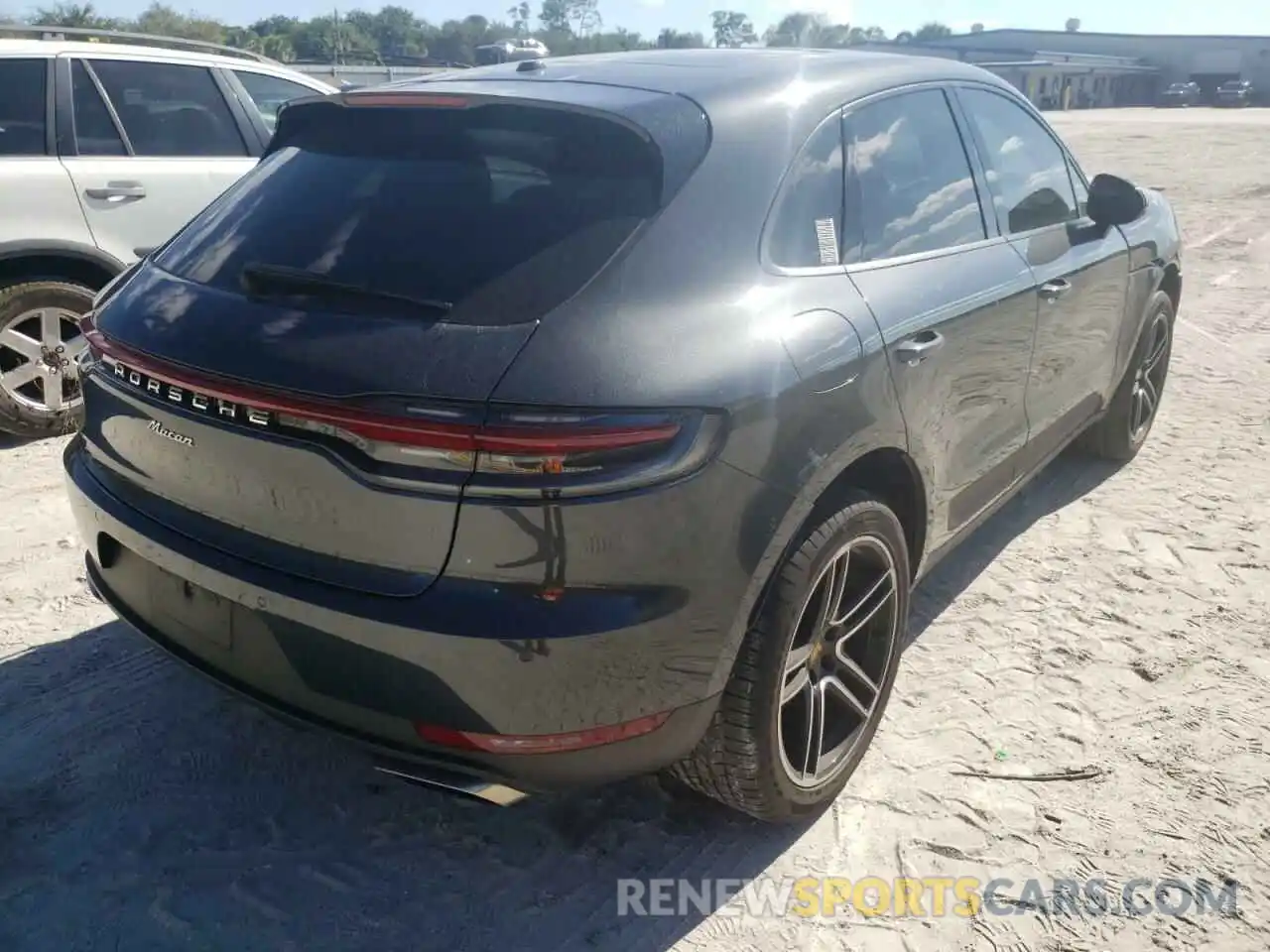 4 Photograph of a damaged car WP1AA2A50KLB02437 PORSCHE MACAN 2019