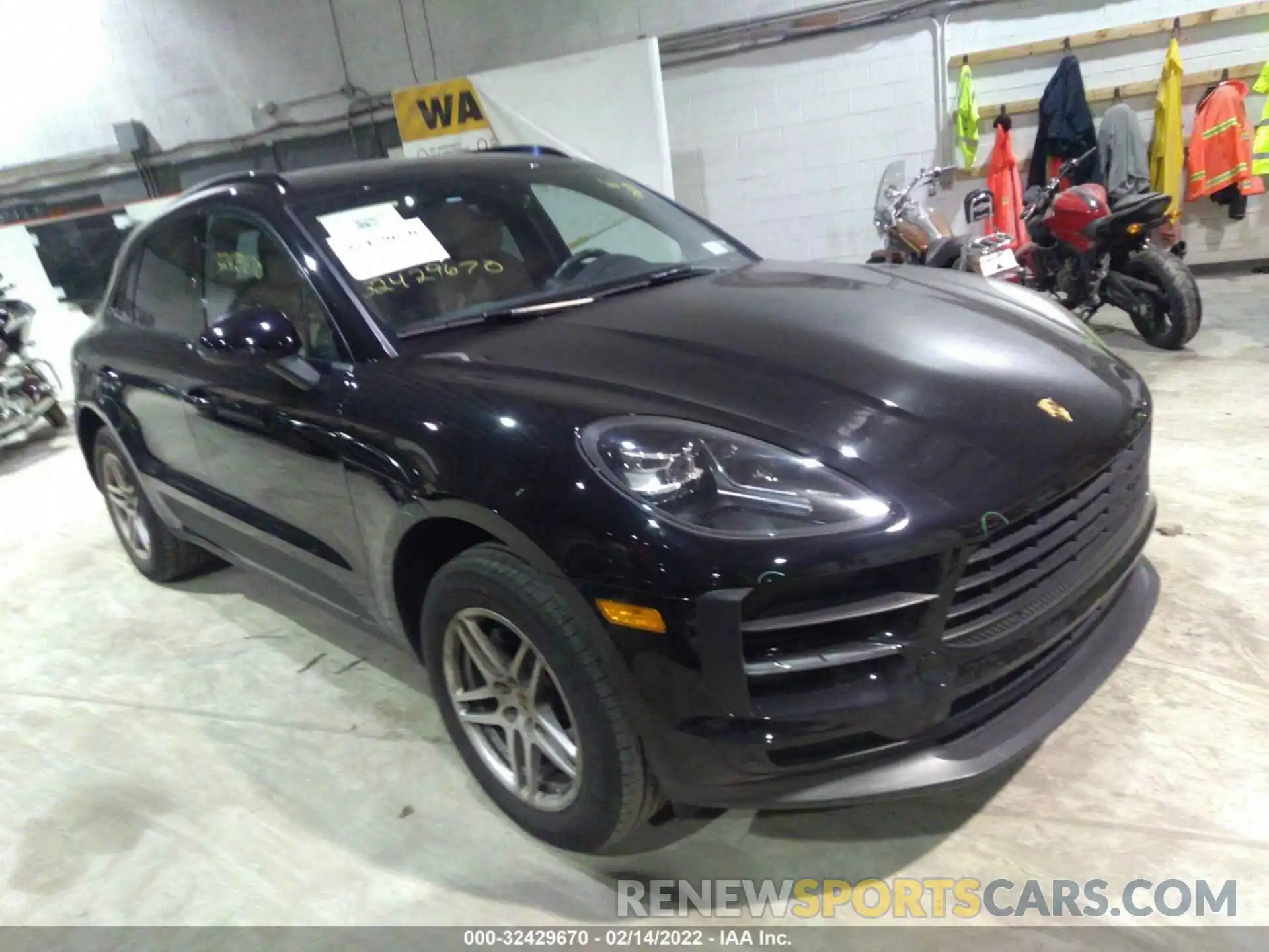 1 Photograph of a damaged car WP1AA2A50KLB04916 PORSCHE MACAN 2019