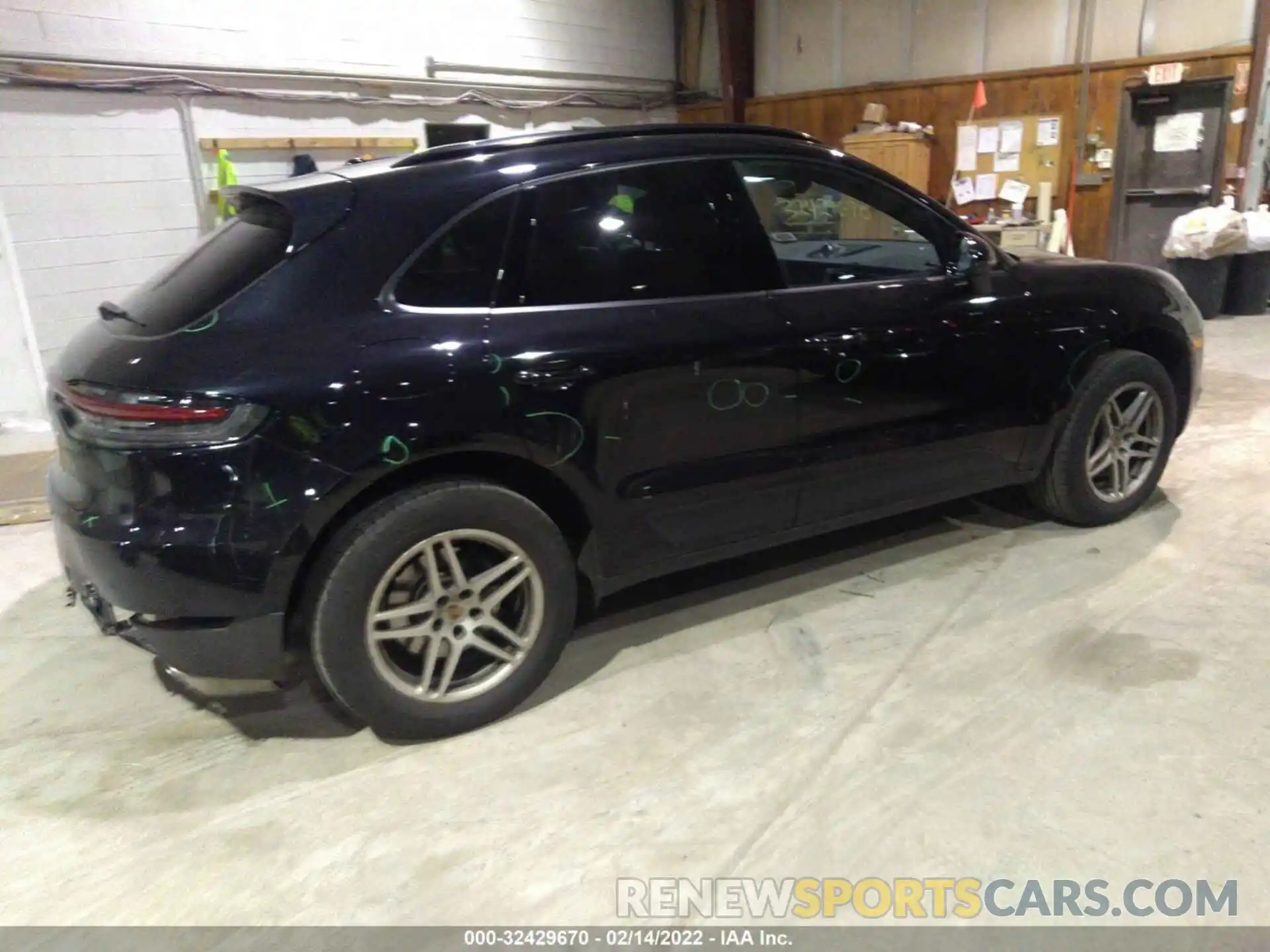 4 Photograph of a damaged car WP1AA2A50KLB04916 PORSCHE MACAN 2019