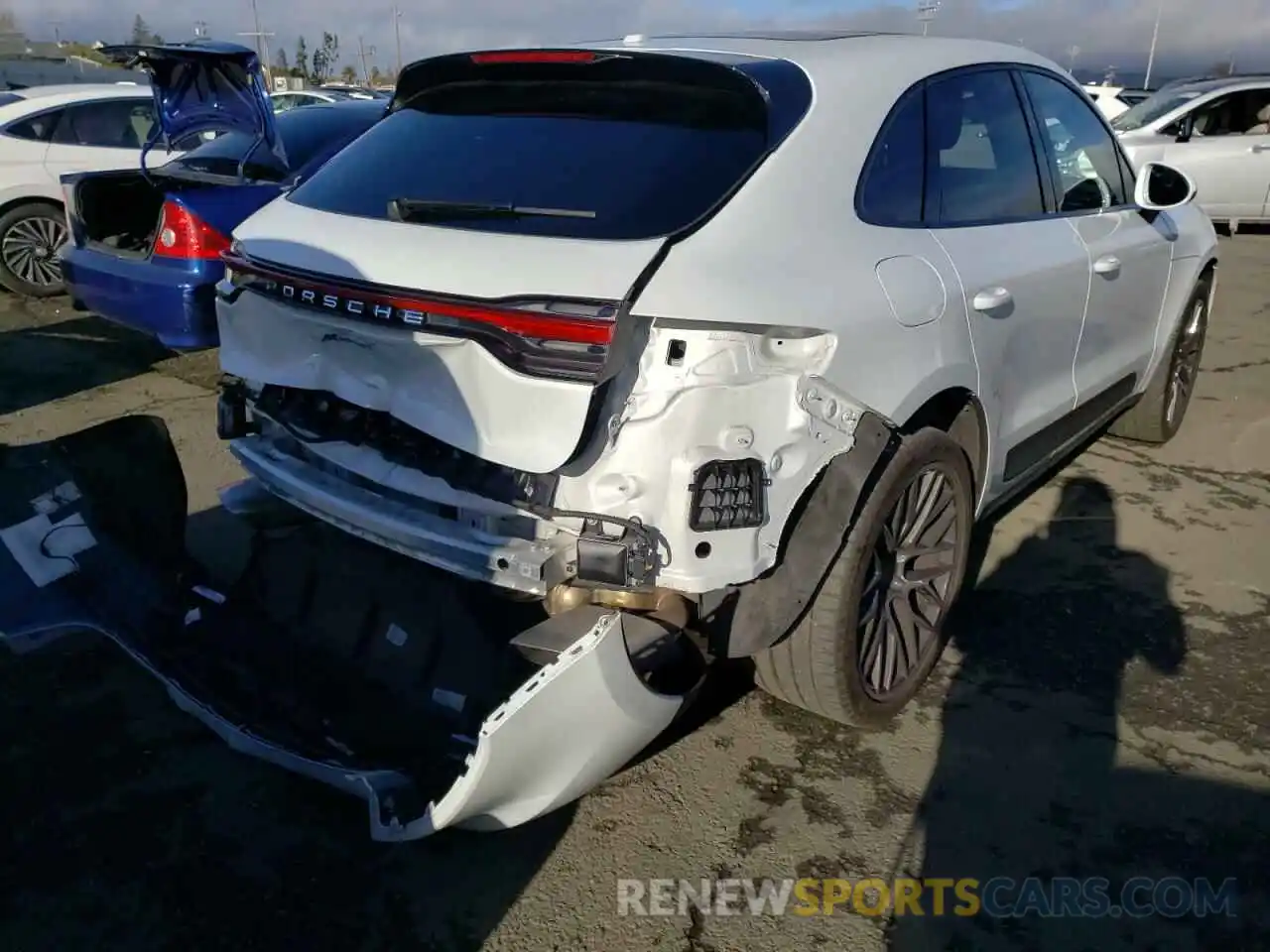 4 Photograph of a damaged car WP1AA2A51KLB06822 PORSCHE MACAN 2019