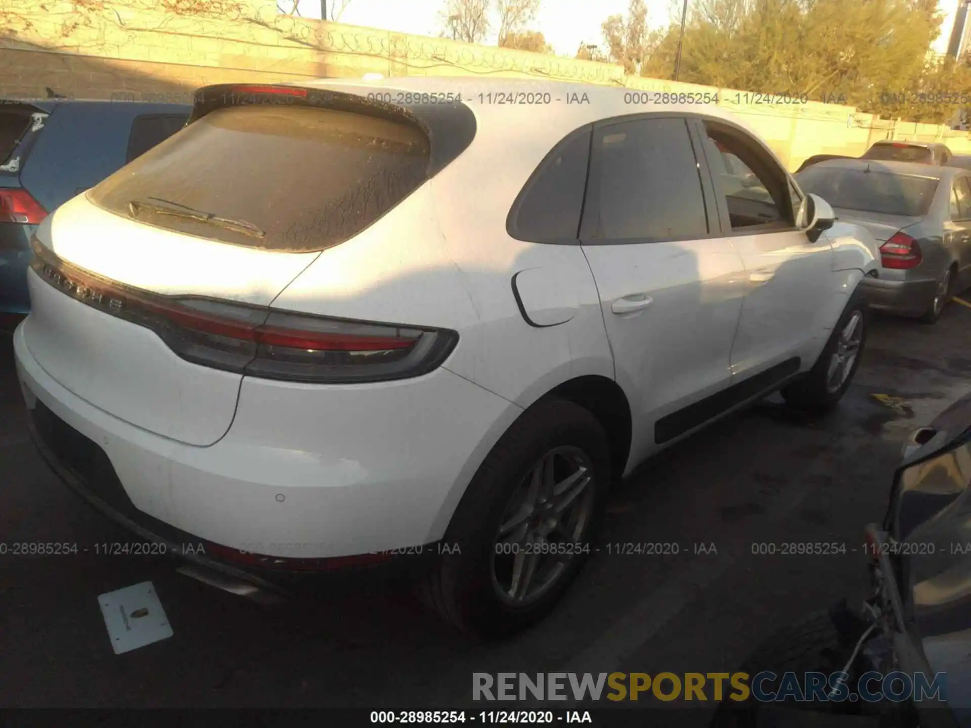 4 Photograph of a damaged car WP1AA2A52KLB01015 PORSCHE MACAN 2019