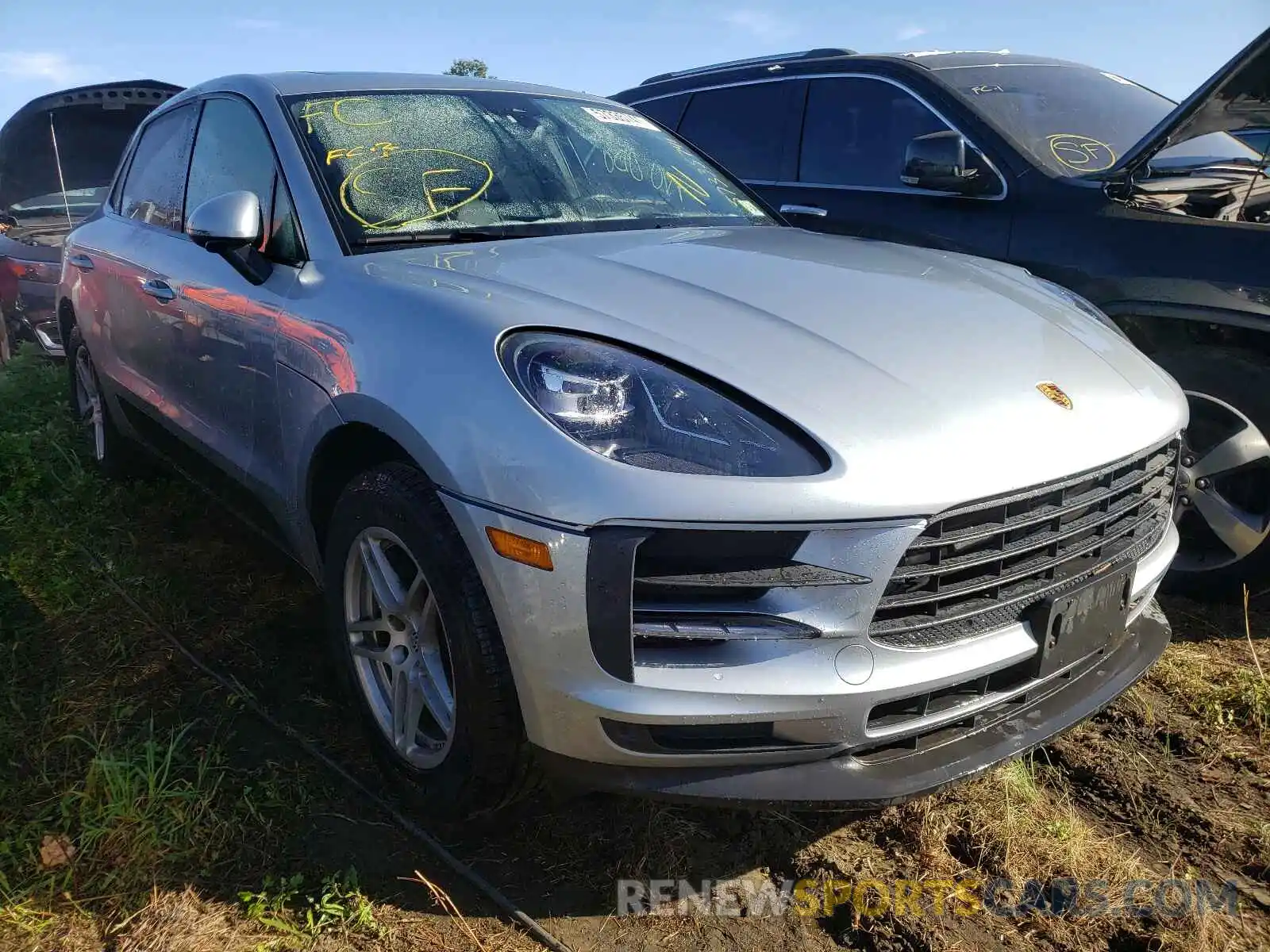 1 Photograph of a damaged car WP1AA2A52KLB01855 PORSCHE MACAN 2019