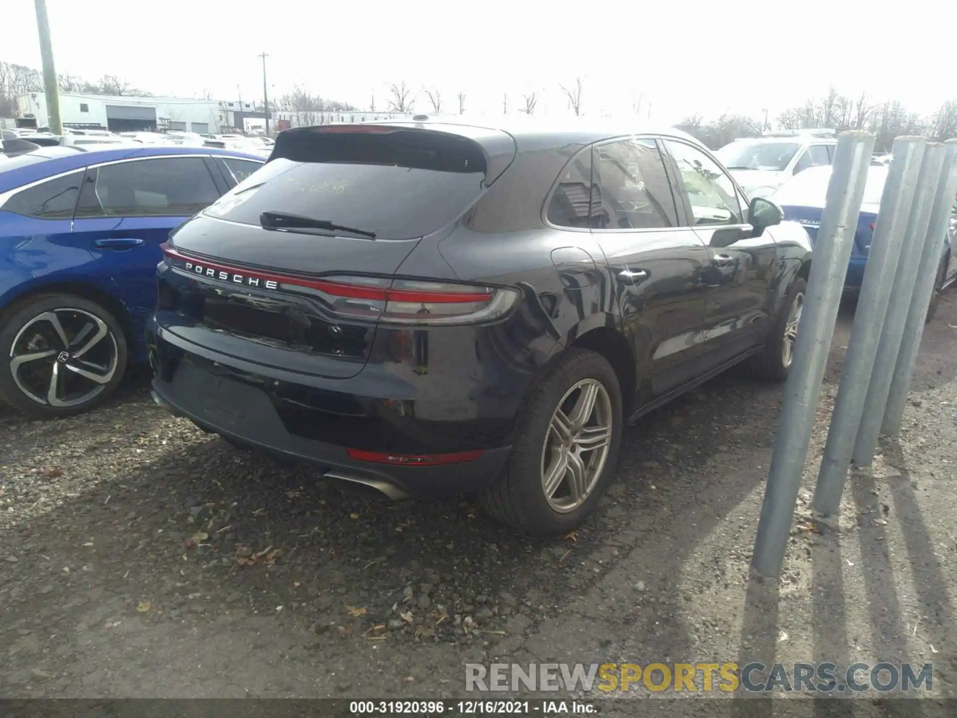 4 Photograph of a damaged car WP1AA2A52KLB03623 PORSCHE MACAN 2019