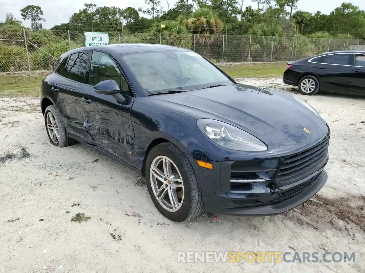 1 Photograph of a damaged car WP1AA2A52KLB05758 PORSCHE MACAN 2019