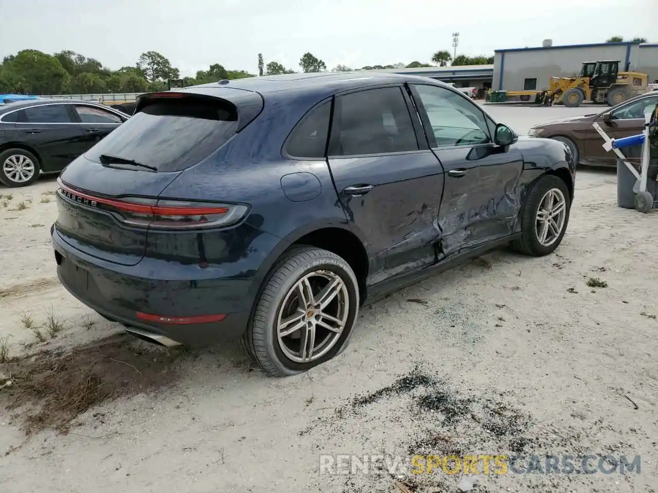 4 Photograph of a damaged car WP1AA2A52KLB05758 PORSCHE MACAN 2019