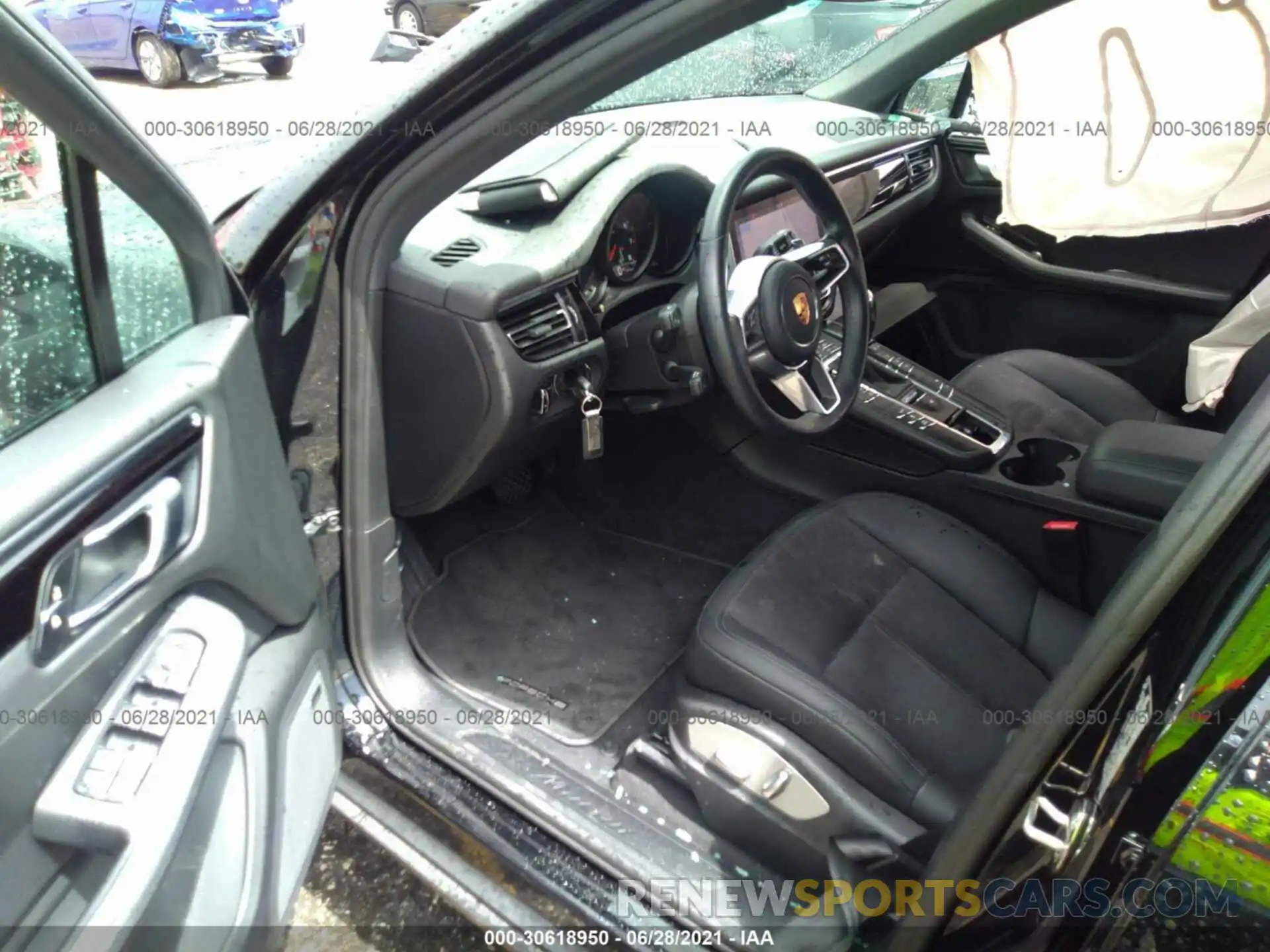 5 Photograph of a damaged car WP1AA2A52KLB08286 PORSCHE MACAN 2019