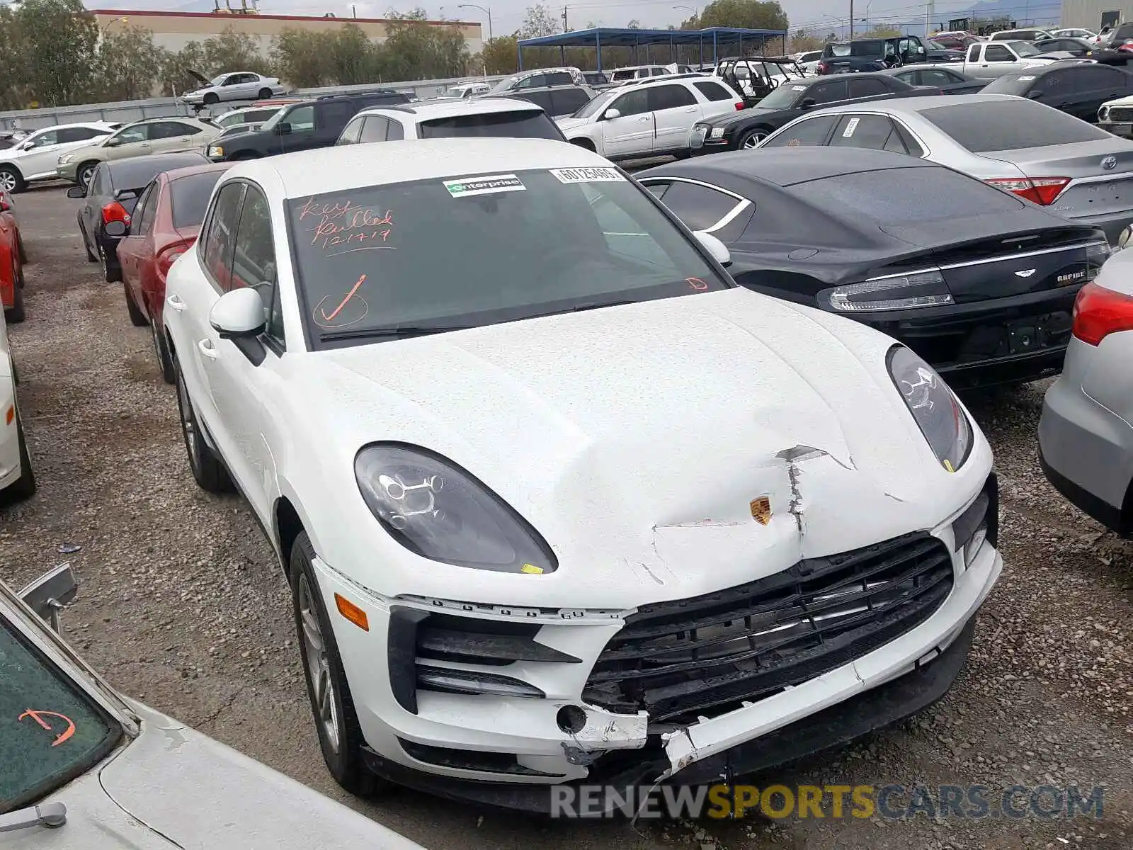 1 Photograph of a damaged car WP1AA2A52KLB08496 PORSCHE MACAN 2019