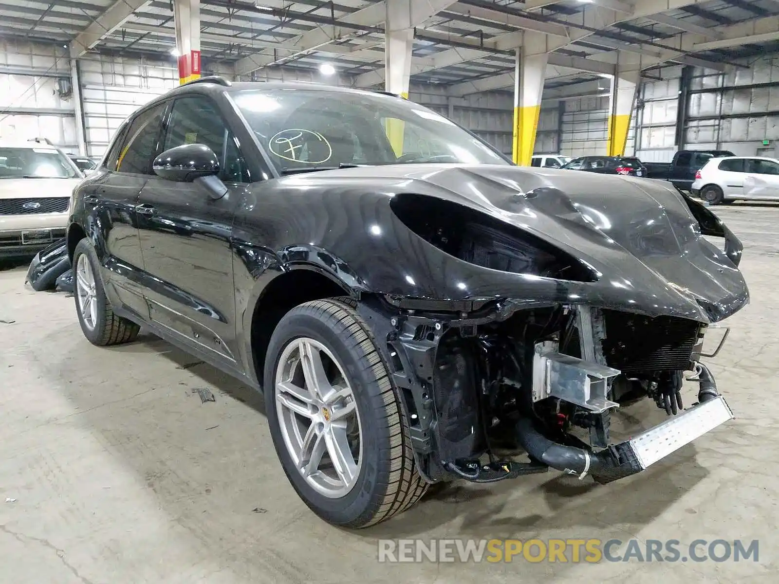 1 Photograph of a damaged car WP1AA2A52KLB09258 PORSCHE MACAN 2019