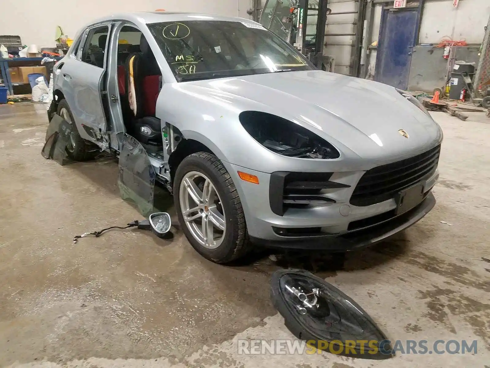 1 Photograph of a damaged car WP1AA2A53KLB07065 PORSCHE MACAN 2019