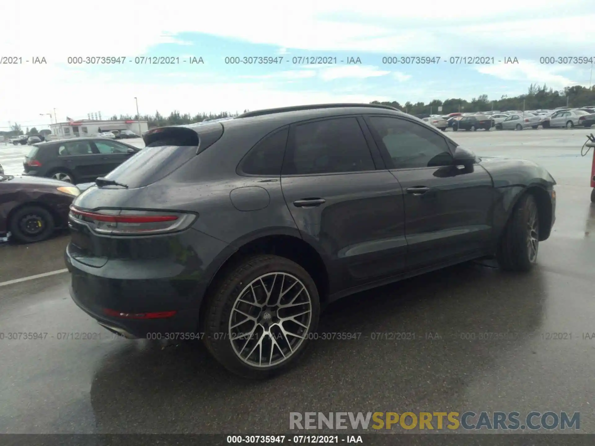 4 Photograph of a damaged car WP1AA2A54KLB03512 PORSCHE MACAN 2019