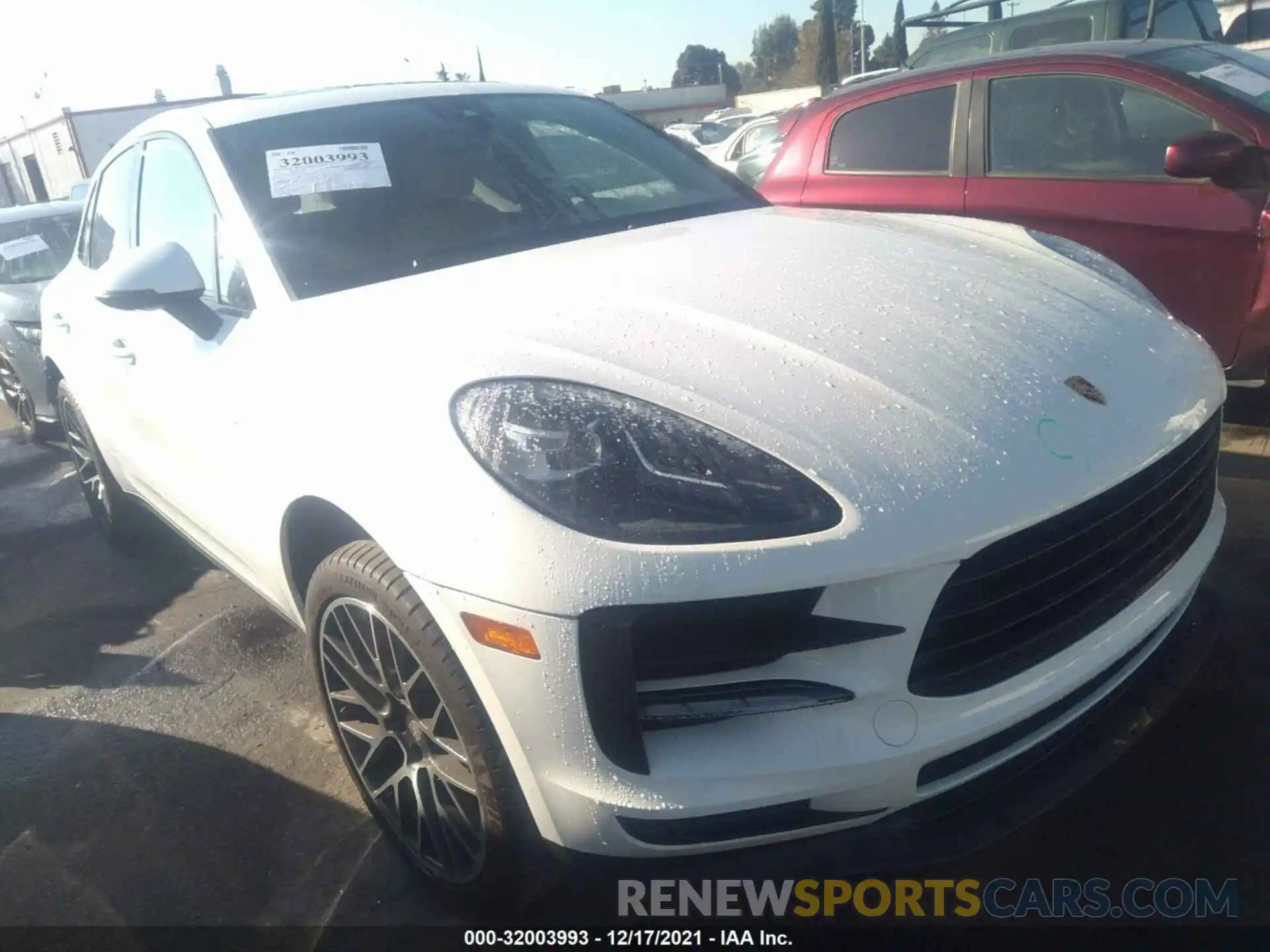 1 Photograph of a damaged car WP1AA2A54KLB05311 PORSCHE MACAN 2019