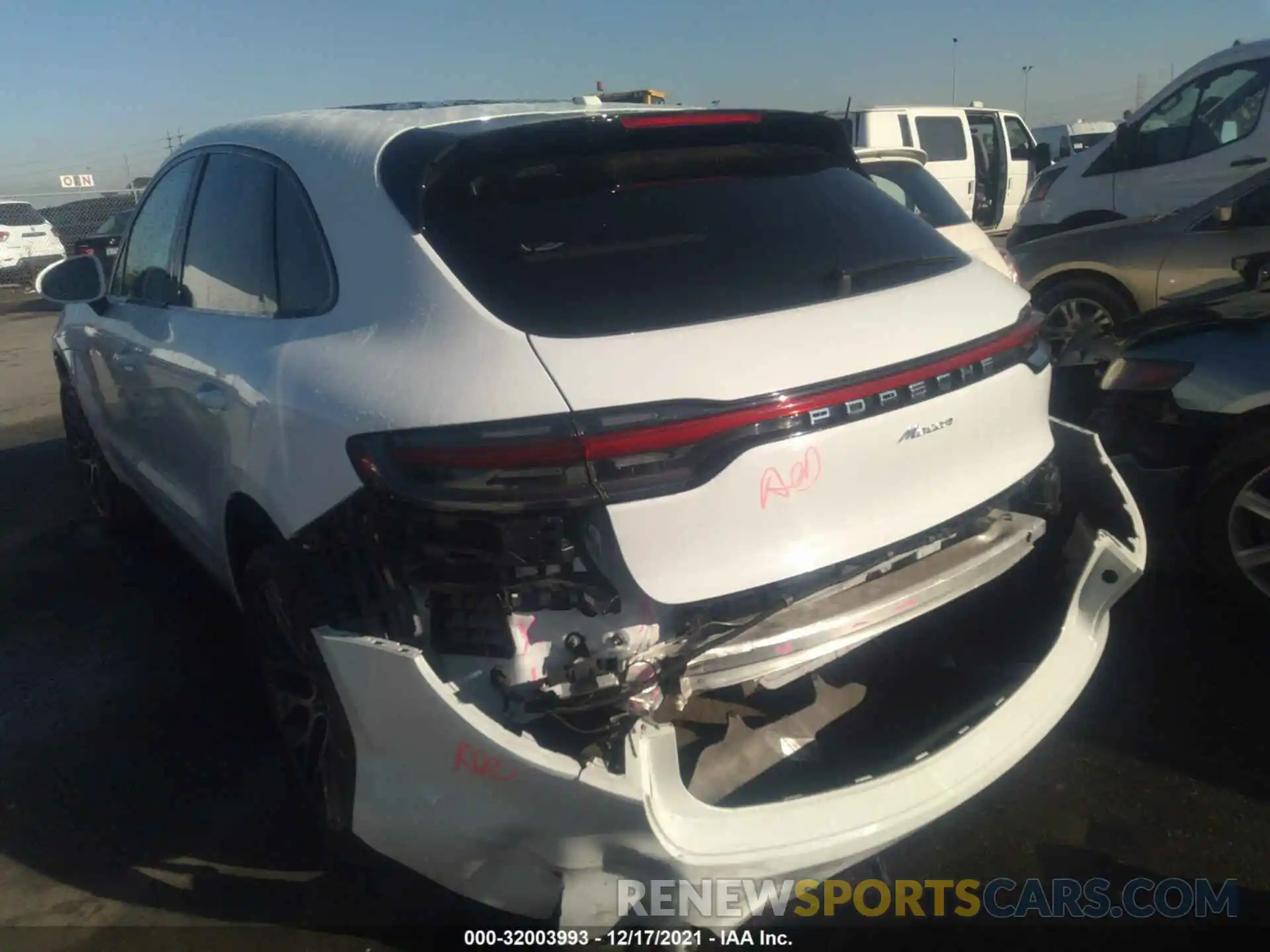 3 Photograph of a damaged car WP1AA2A54KLB05311 PORSCHE MACAN 2019