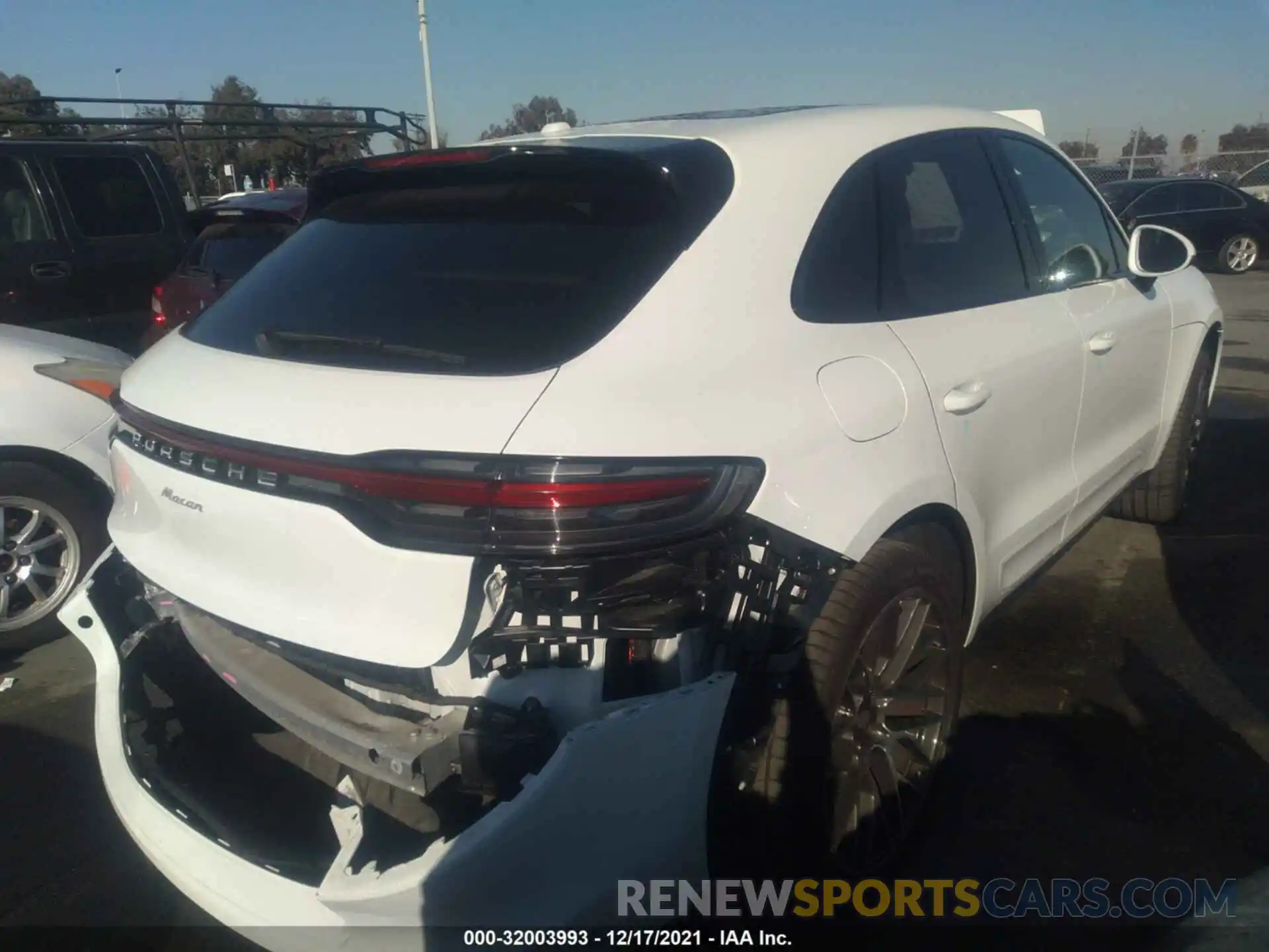 4 Photograph of a damaged car WP1AA2A54KLB05311 PORSCHE MACAN 2019