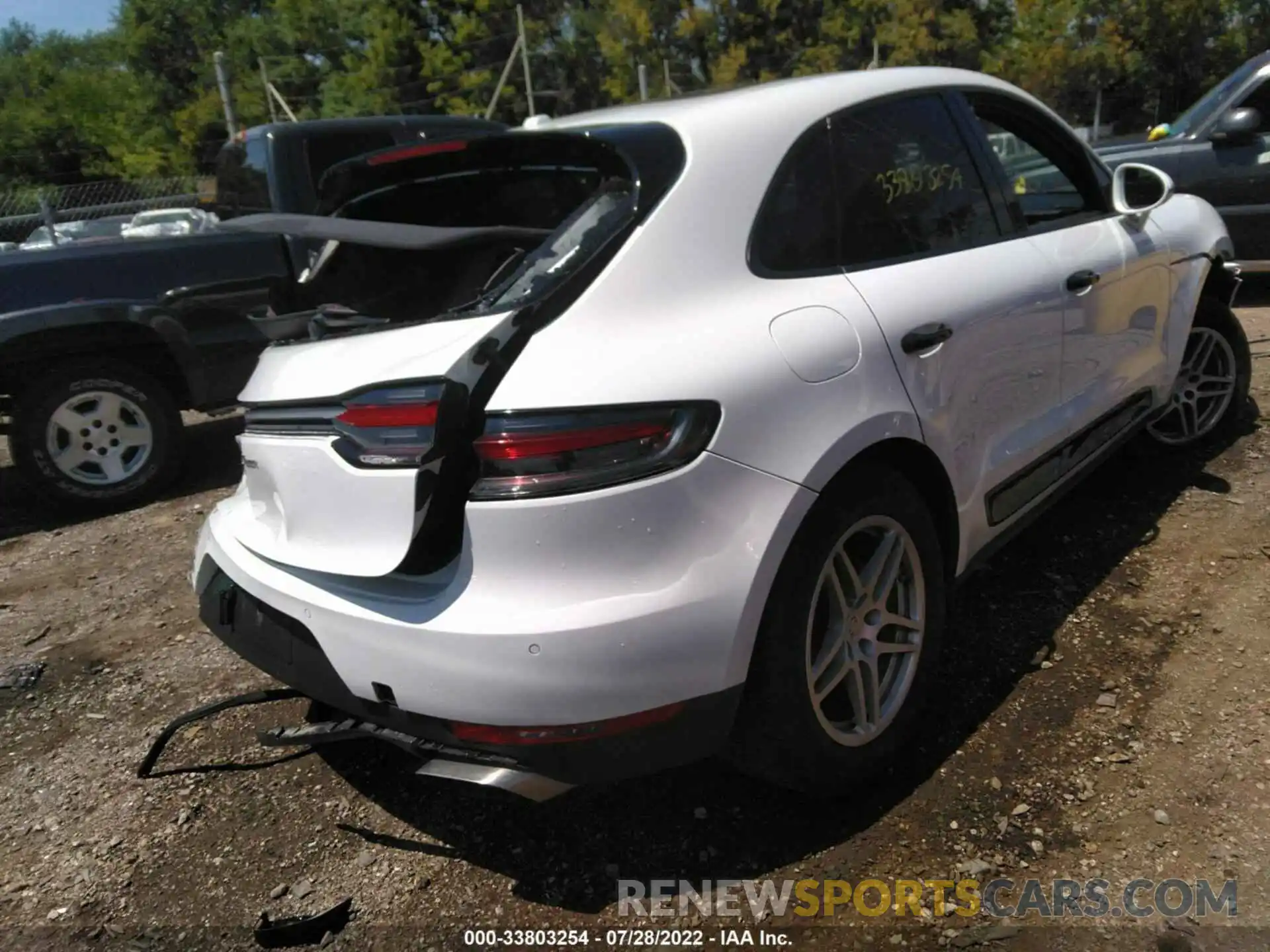 4 Photograph of a damaged car WP1AA2A54KLB08404 PORSCHE MACAN 2019