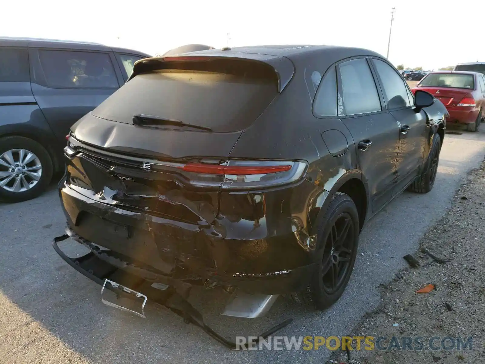 4 Photograph of a damaged car WP1AA2A55KLB00750 PORSCHE MACAN 2019
