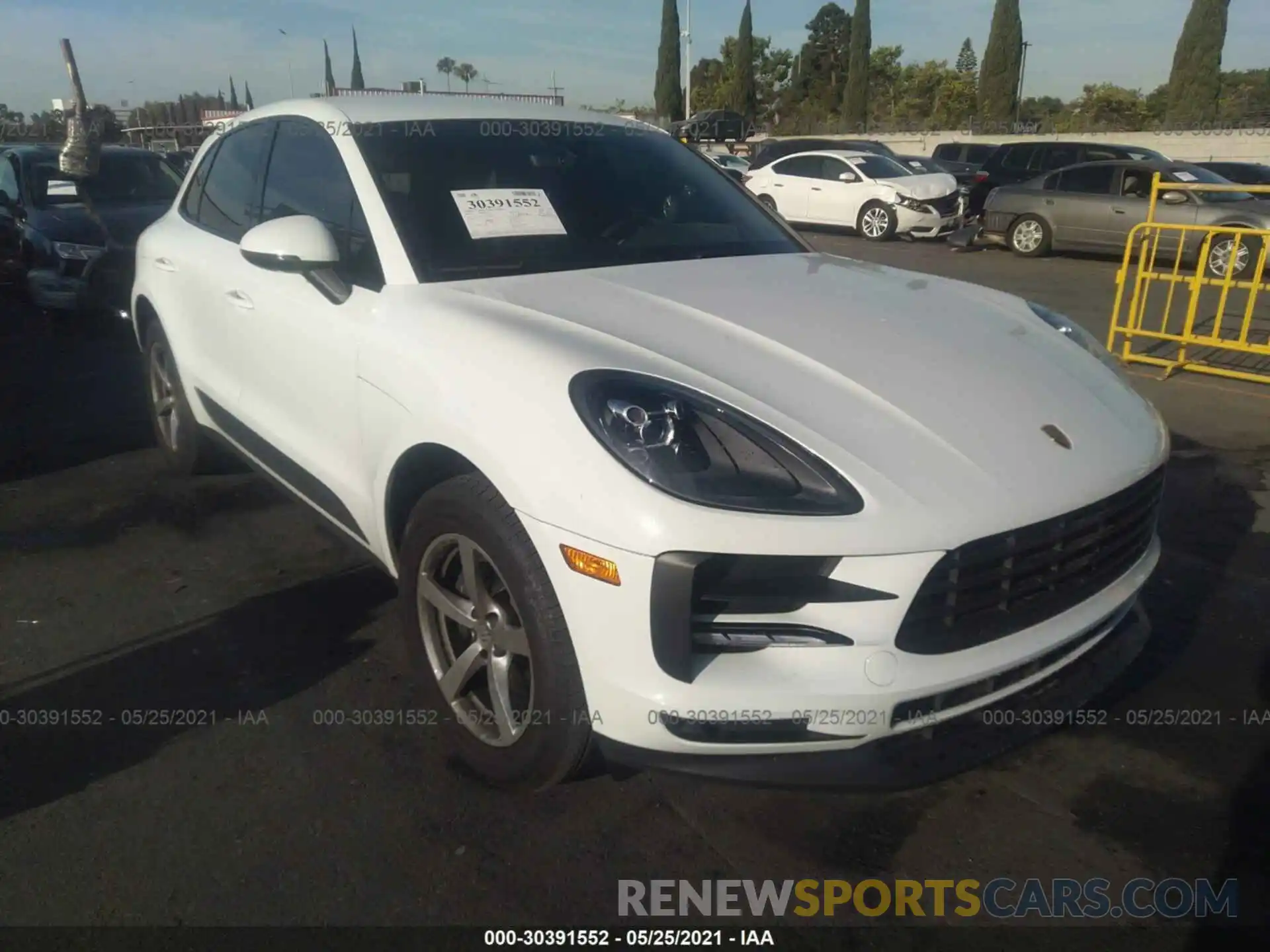 1 Photograph of a damaged car WP1AA2A55KLB05642 PORSCHE MACAN 2019