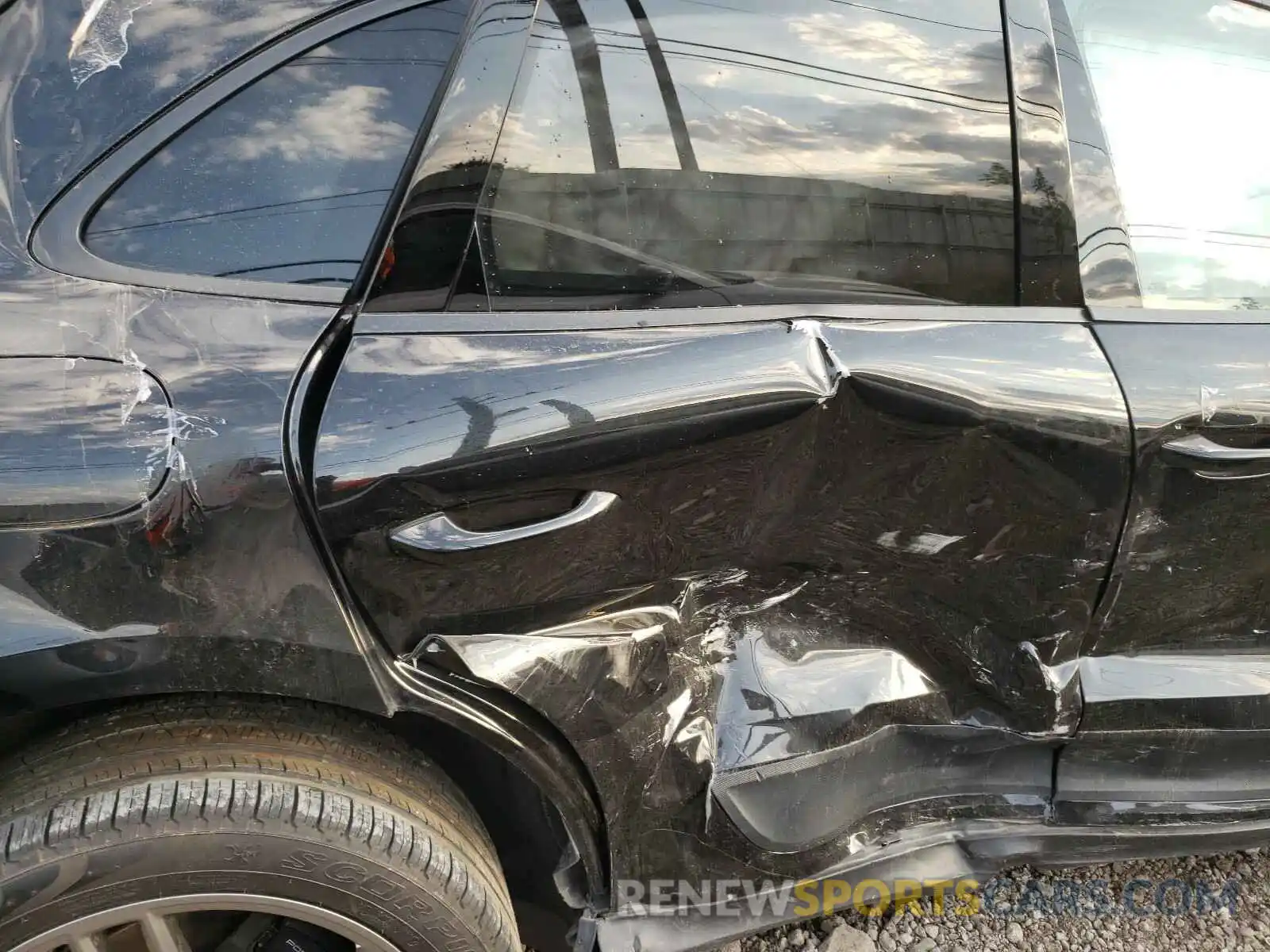 9 Photograph of a damaged car WP1AA2A55KLB05768 PORSCHE MACAN 2019
