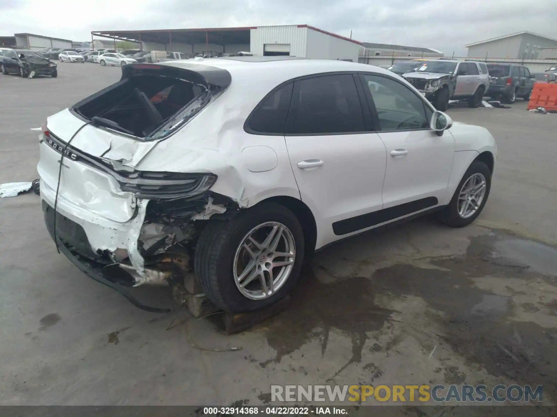 4 Photograph of a damaged car WP1AA2A55KLB08864 PORSCHE MACAN 2019